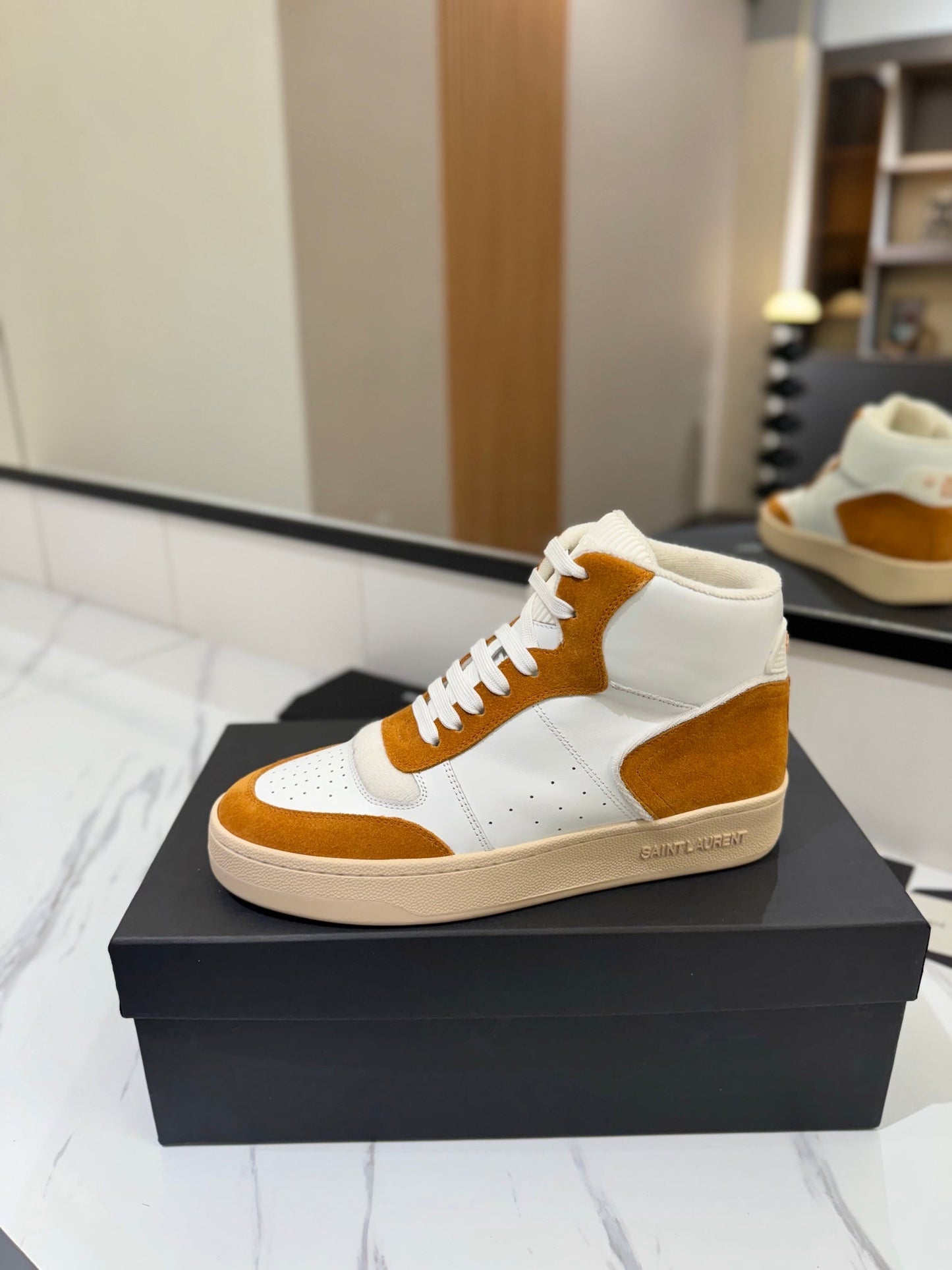 MID-TOP SNEAKERS IN WHITE PERFORATED LAMBSKIN AND BRONZE ORANGE SUEDE - 35