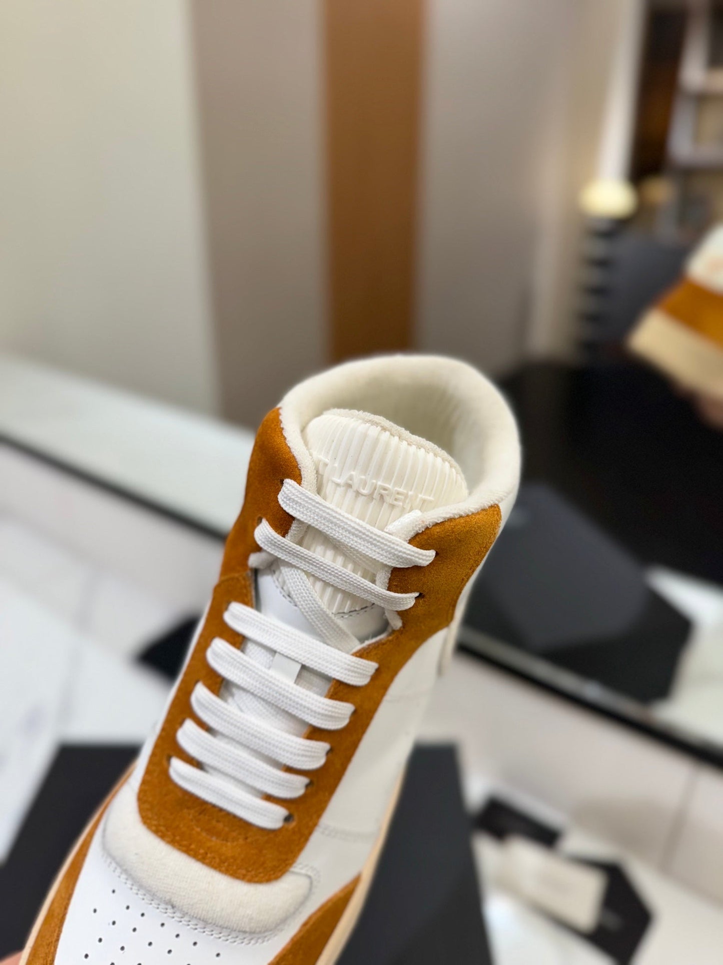 MID-TOP SNEAKERS IN WHITE PERFORATED LAMBSKIN AND BRONZE ORANGE SUEDE - 35