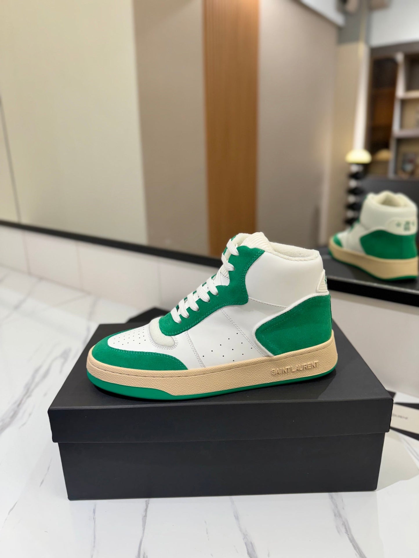 MID-TOP SNEAKERS IN WHITE PERFORATED LAMBSKIN AND GREEN SUEDE - 35