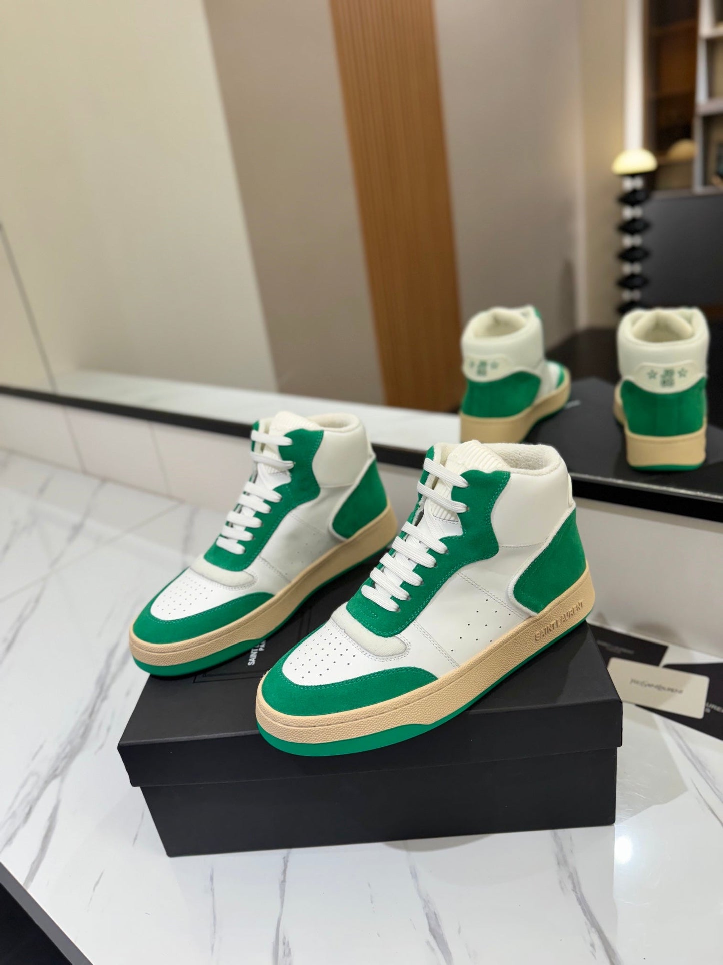 MID-TOP SNEAKERS IN WHITE PERFORATED LAMBSKIN AND GREEN SUEDE - 35