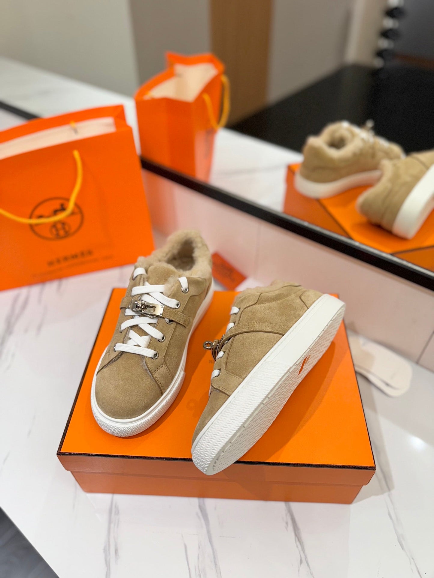 DAY SNEAKER IN TORTILLA BROWN SUEDE AND FLEECE LINING - 35
