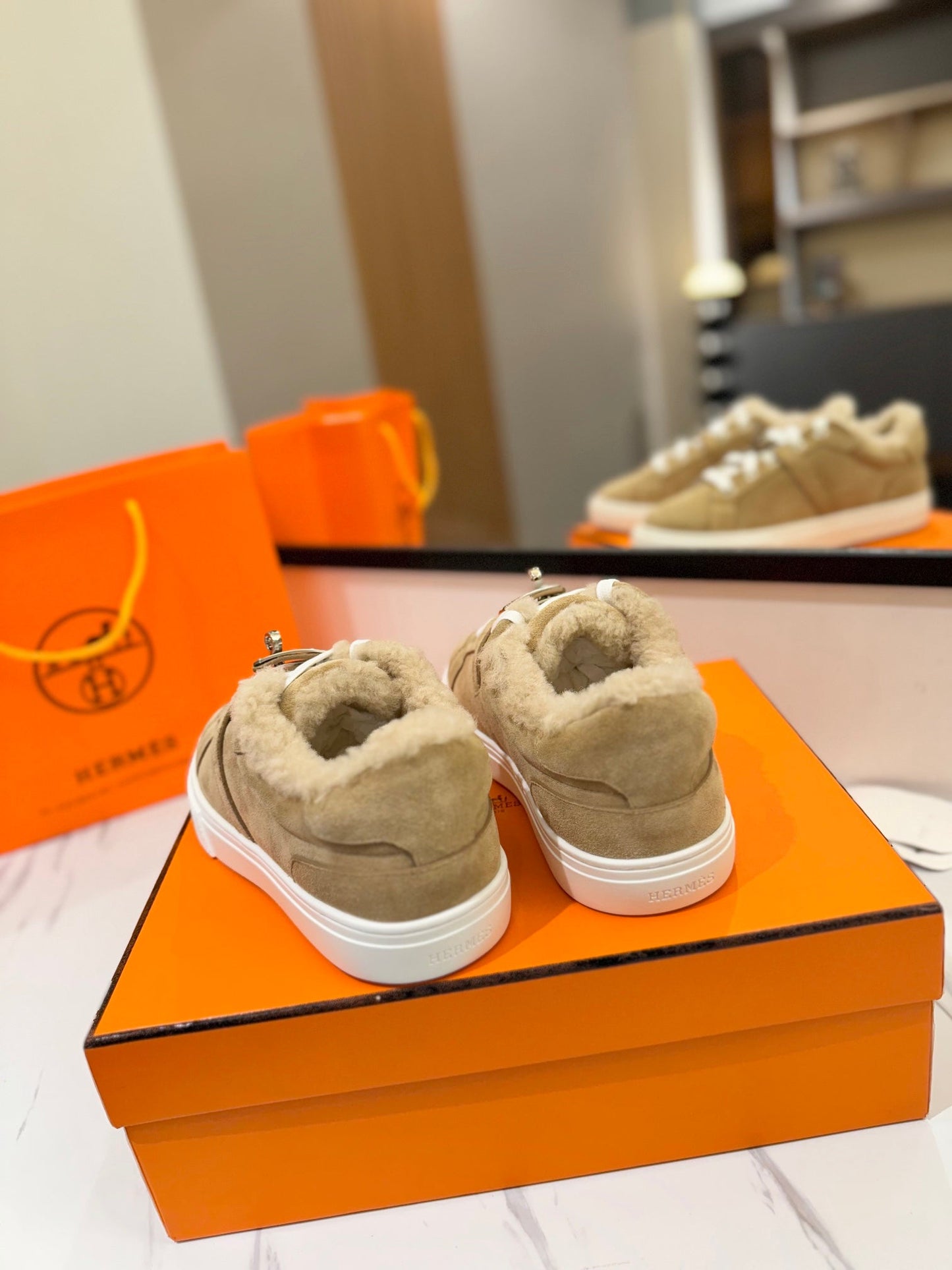 DAY SNEAKER IN TORTILLA BROWN SUEDE AND FLEECE LINING - 35