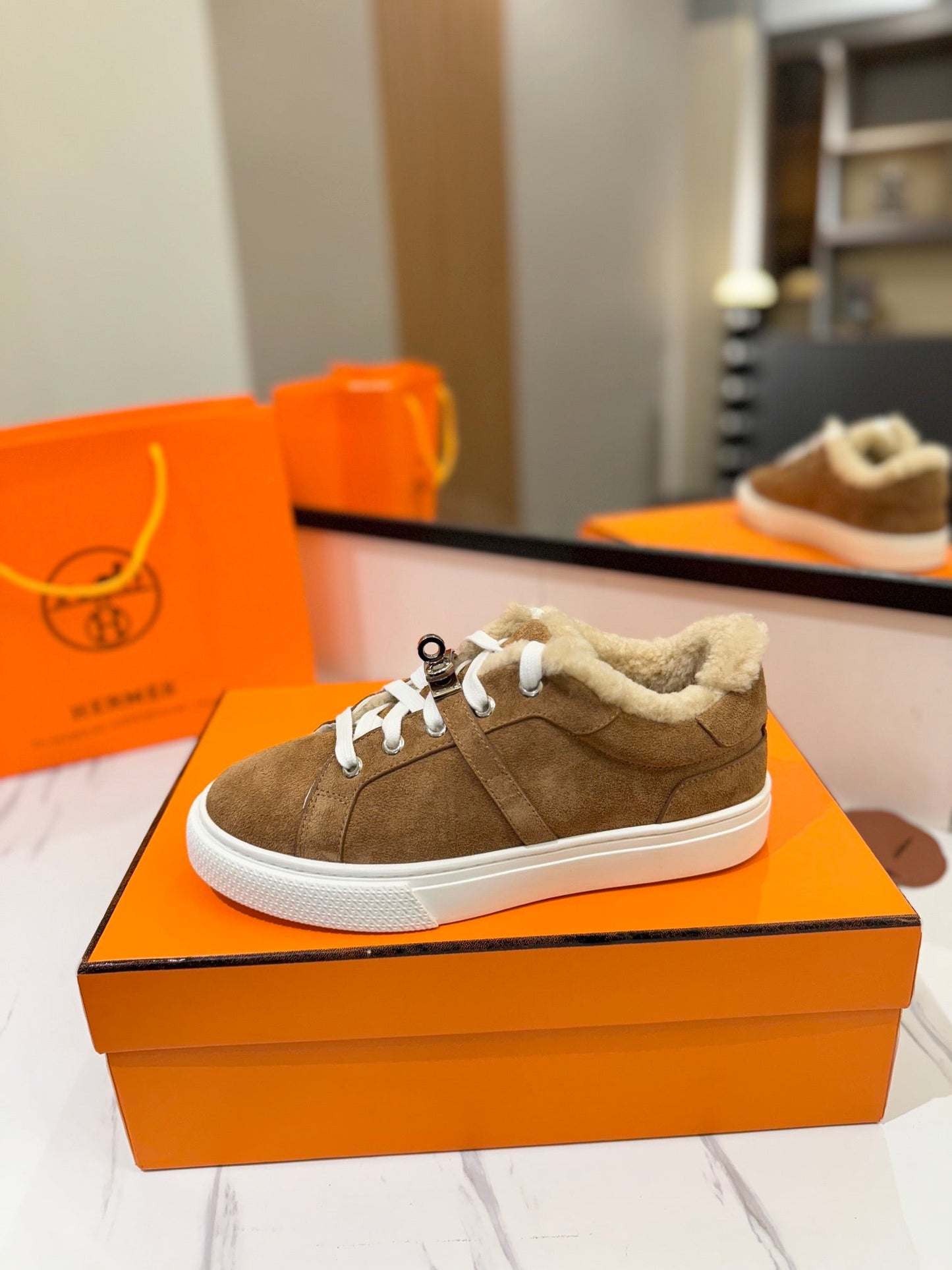 DAY SNEAKER IN BRONZE BROWN SUEDE AND FLEECE LINING - 35