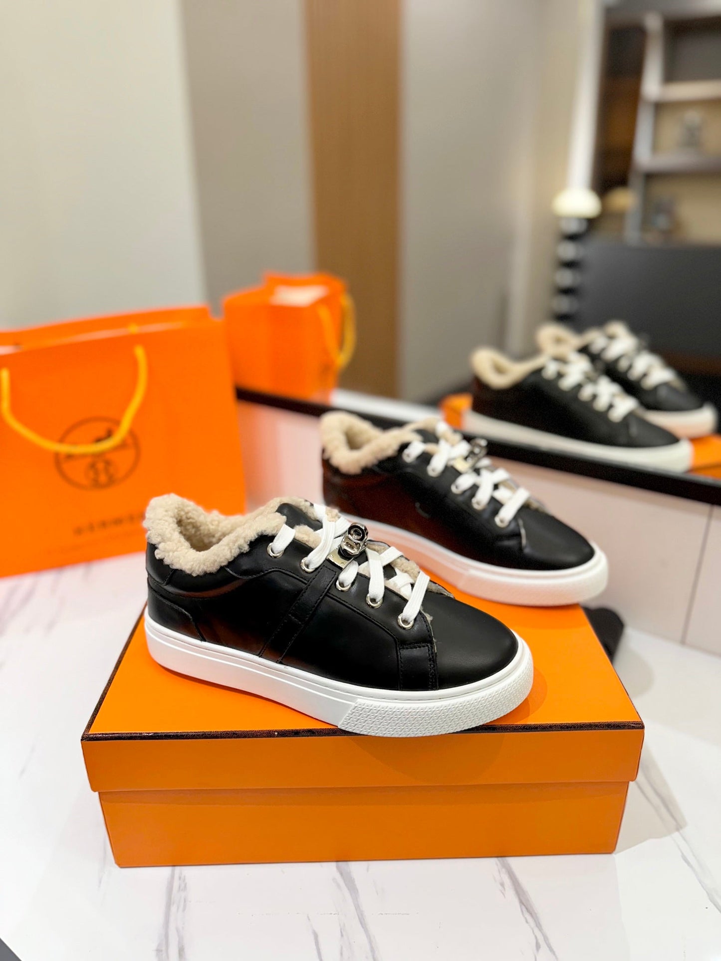 DAY SNEAKER IN BLACK CALFSKIN AND FLEECE LINING - 35