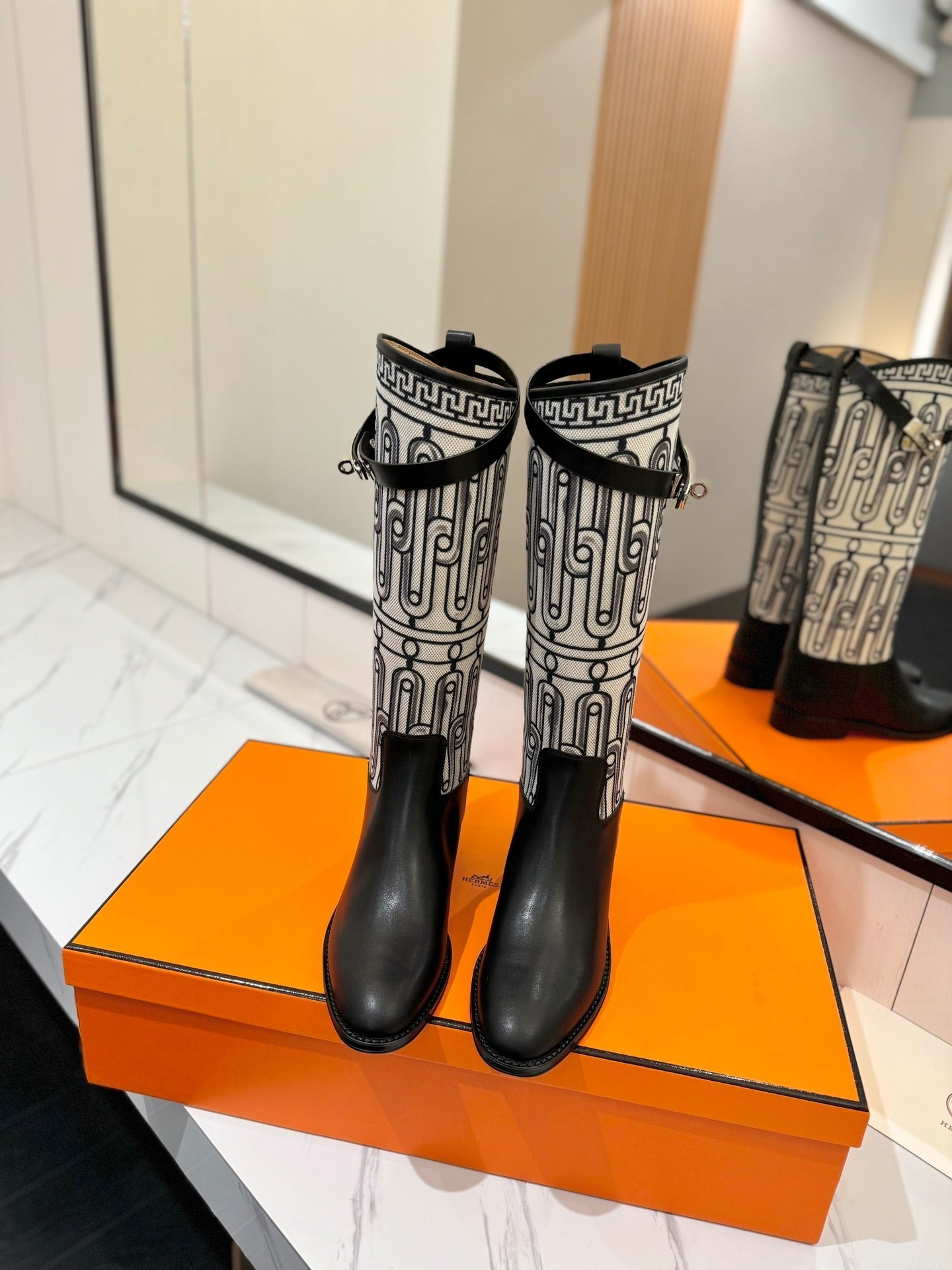 JUMPING BOOT 2 CM IN BLACK CALFSKIN AND BLACK MIX WHITE FABRIC - 34