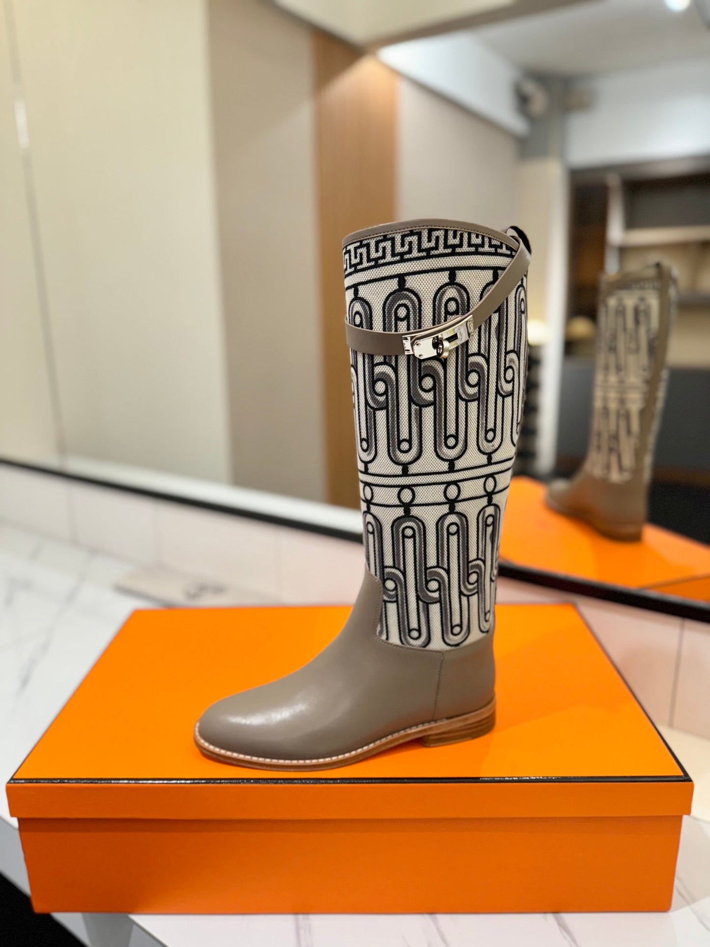 JUMPING BOOT 2 CM IN PASTEL GRAY CALFSKIN AND BLACK MIX WHITE FABRIC - 34