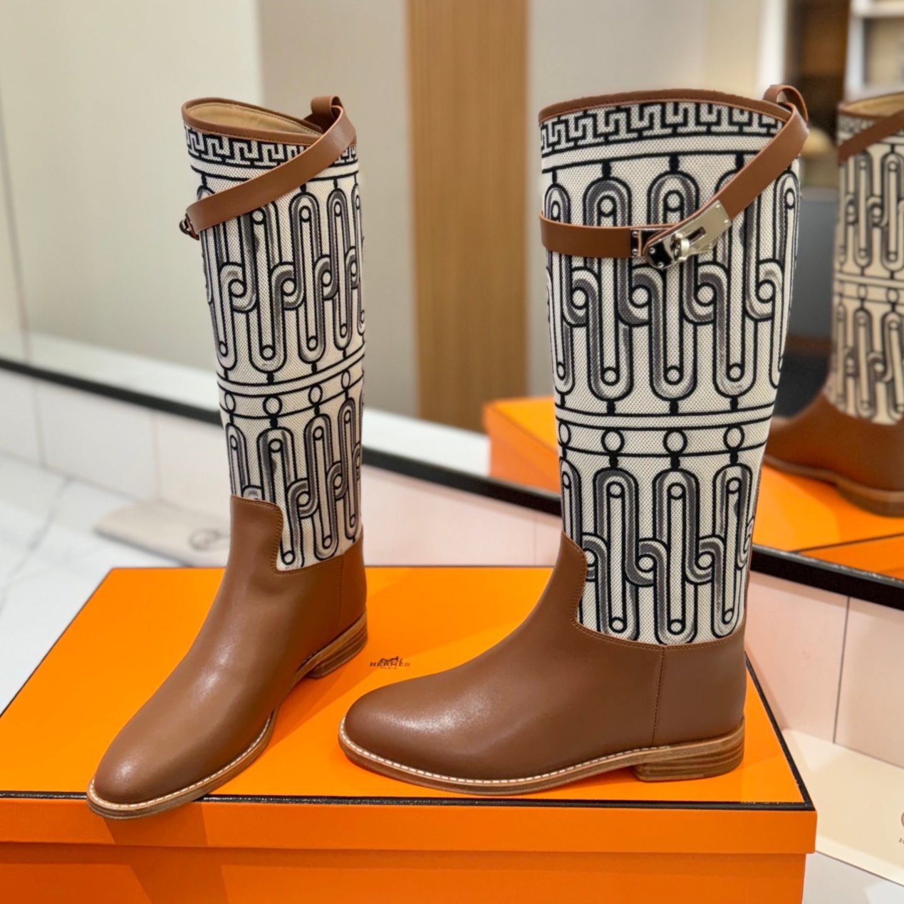 JUMPING BOOT 2 CM IN BRONZE BROWN CALFSKIN AND BLACK MIX WHITE FABRIC - 34