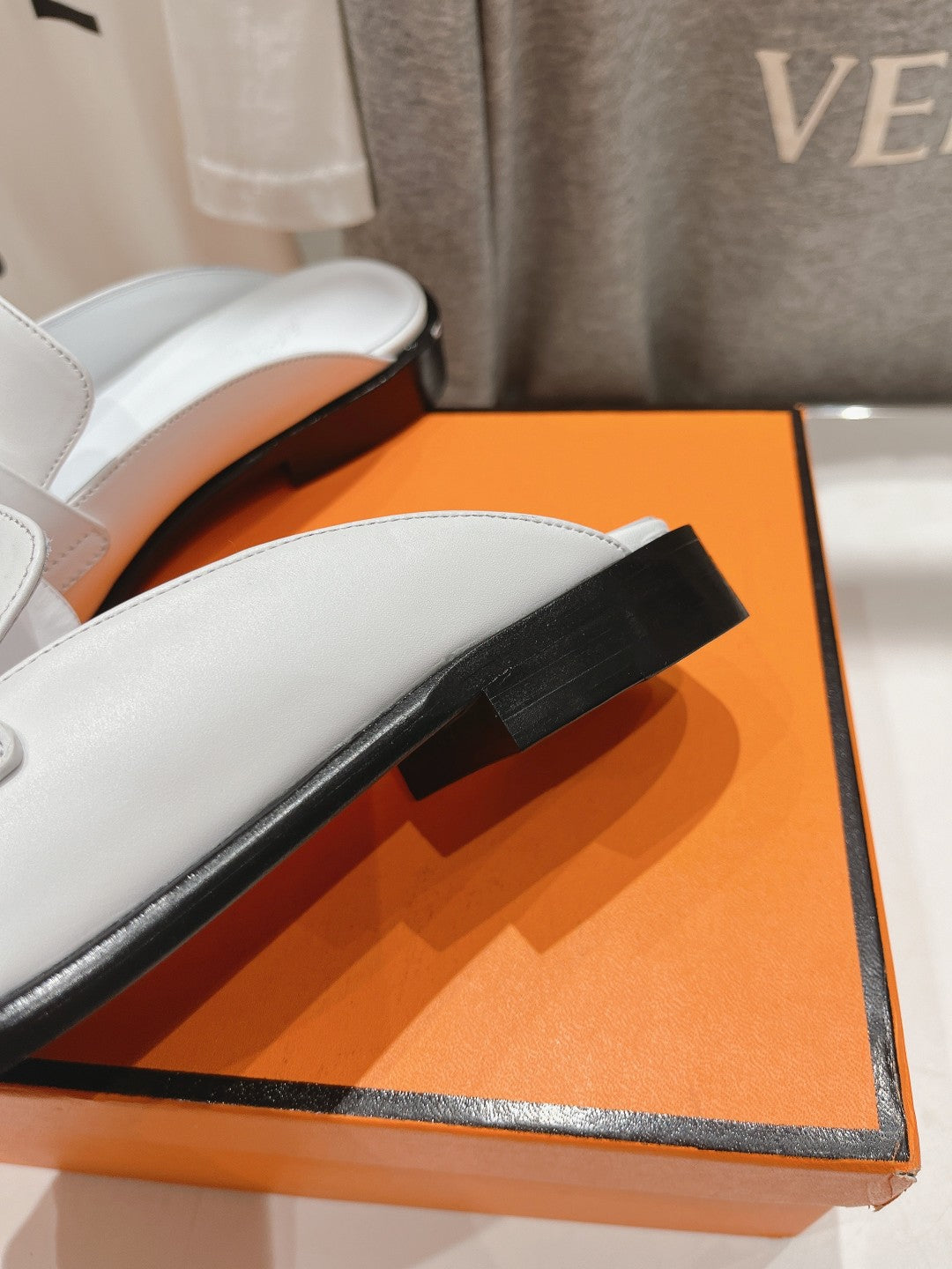 IOTA MULE WHITE CALFSKIN - 35