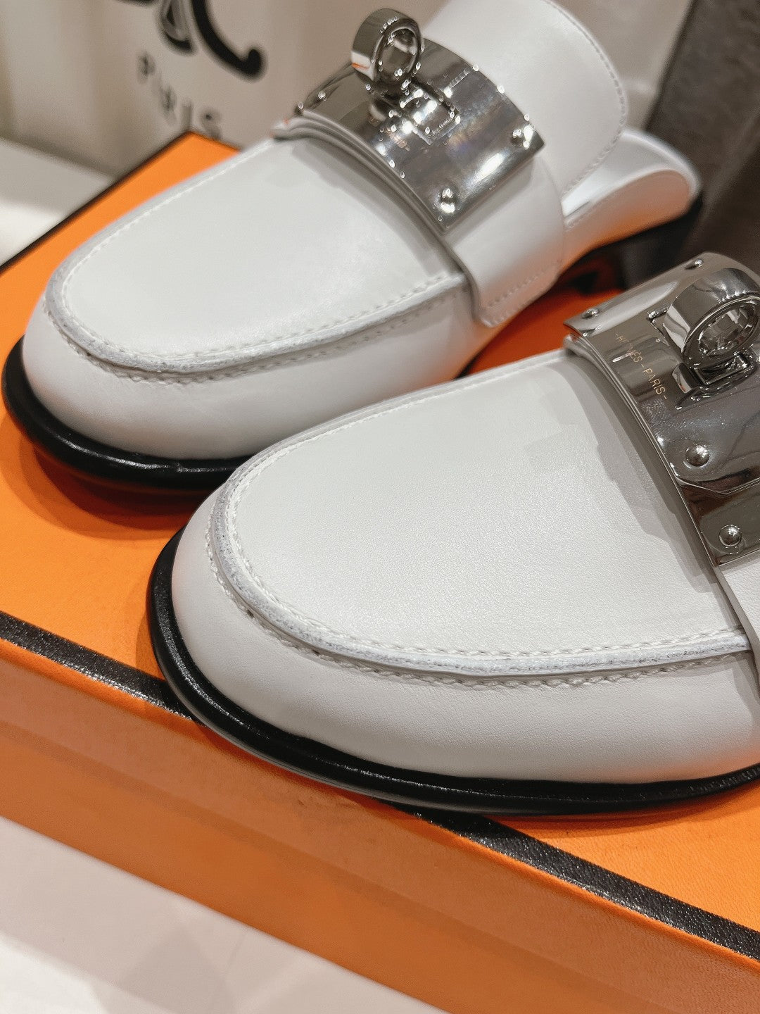 IOTA MULE WHITE CALFSKIN - 35