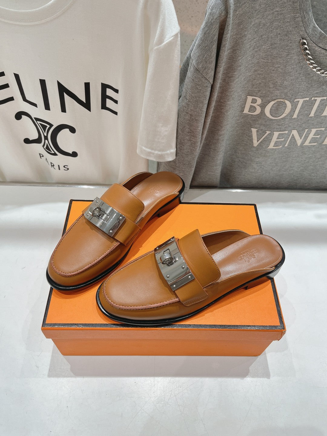 IOTA MULE CARAMEL CALFSKIN - 35