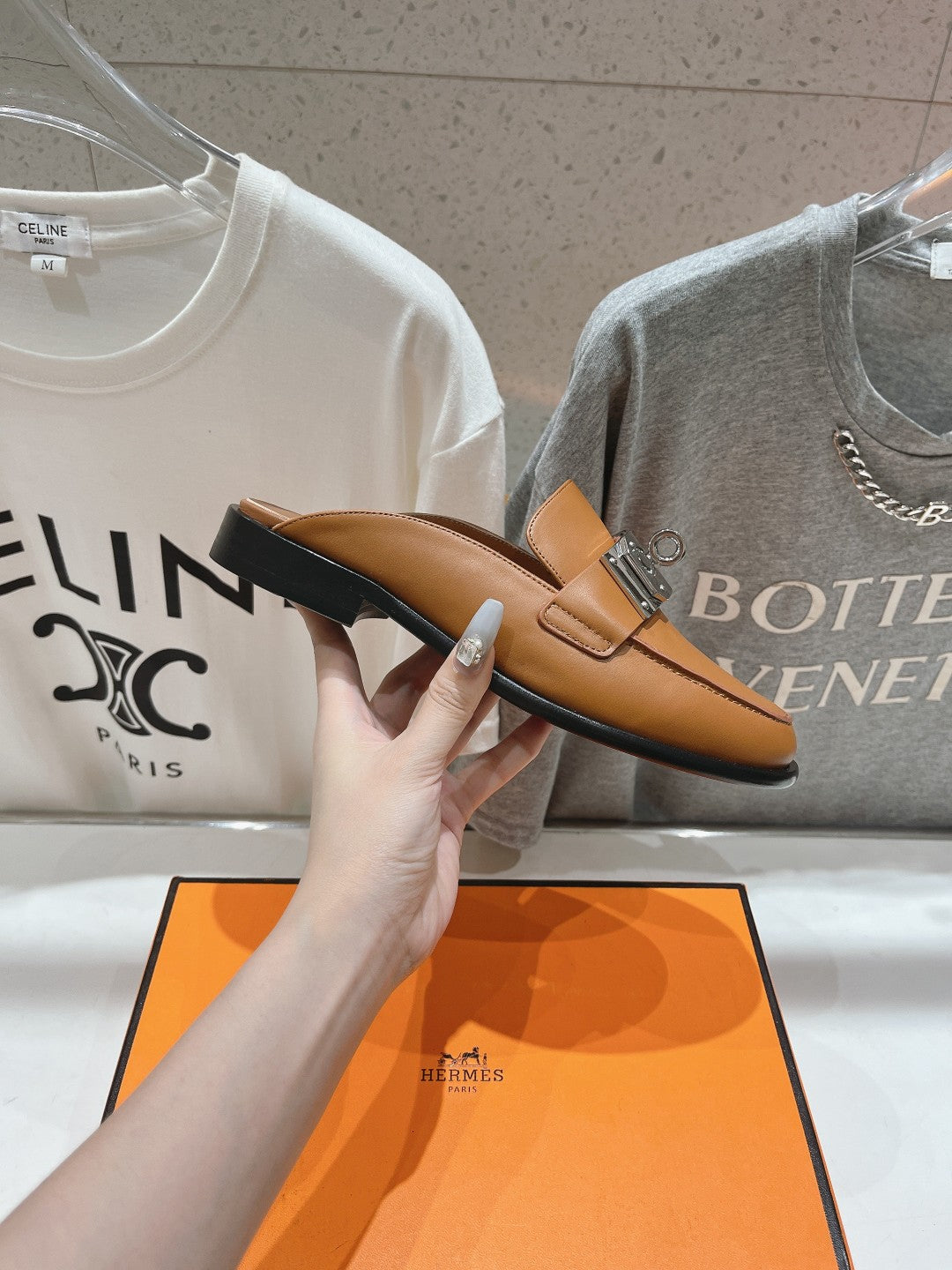 IOTA MULE CARAMEL CALFSKIN - 35