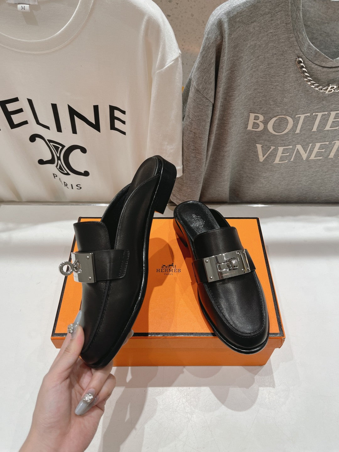 IOTA MULE BLACK CALFSKIN - 35
