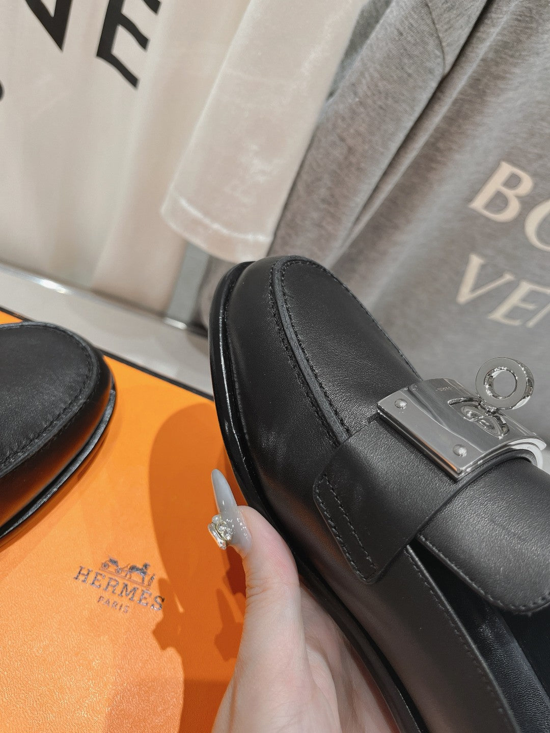 IOTA MULE BLACK CALFSKIN - 35