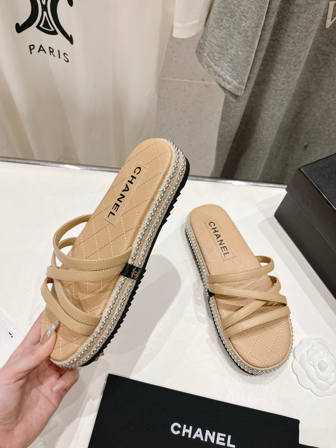 SLIPPERS CROSS STRAPS IN BEIGE CREAM LAMBSKIN - 35