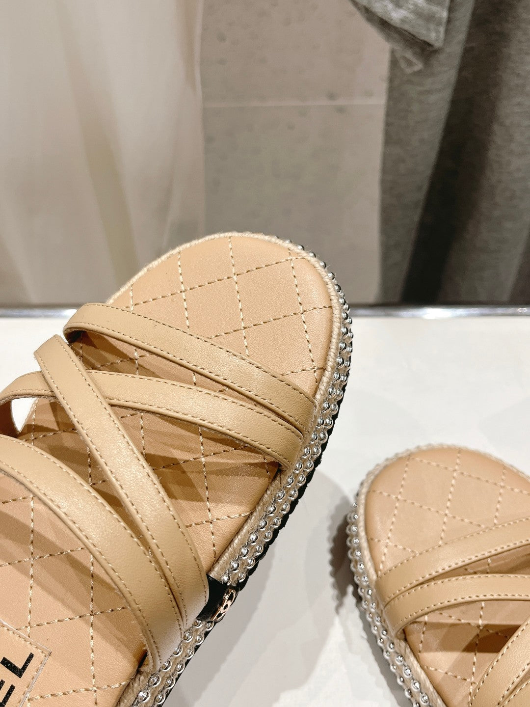 SLIPPERS CROSS STRAPS IN BEIGE CREAM LAMBSKIN - 35