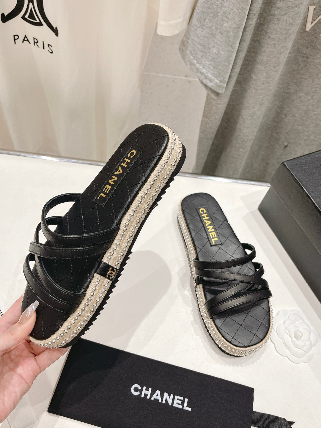 SLIPPERS CROSS STRAPS IN BLACK LAMBSKIN - 35