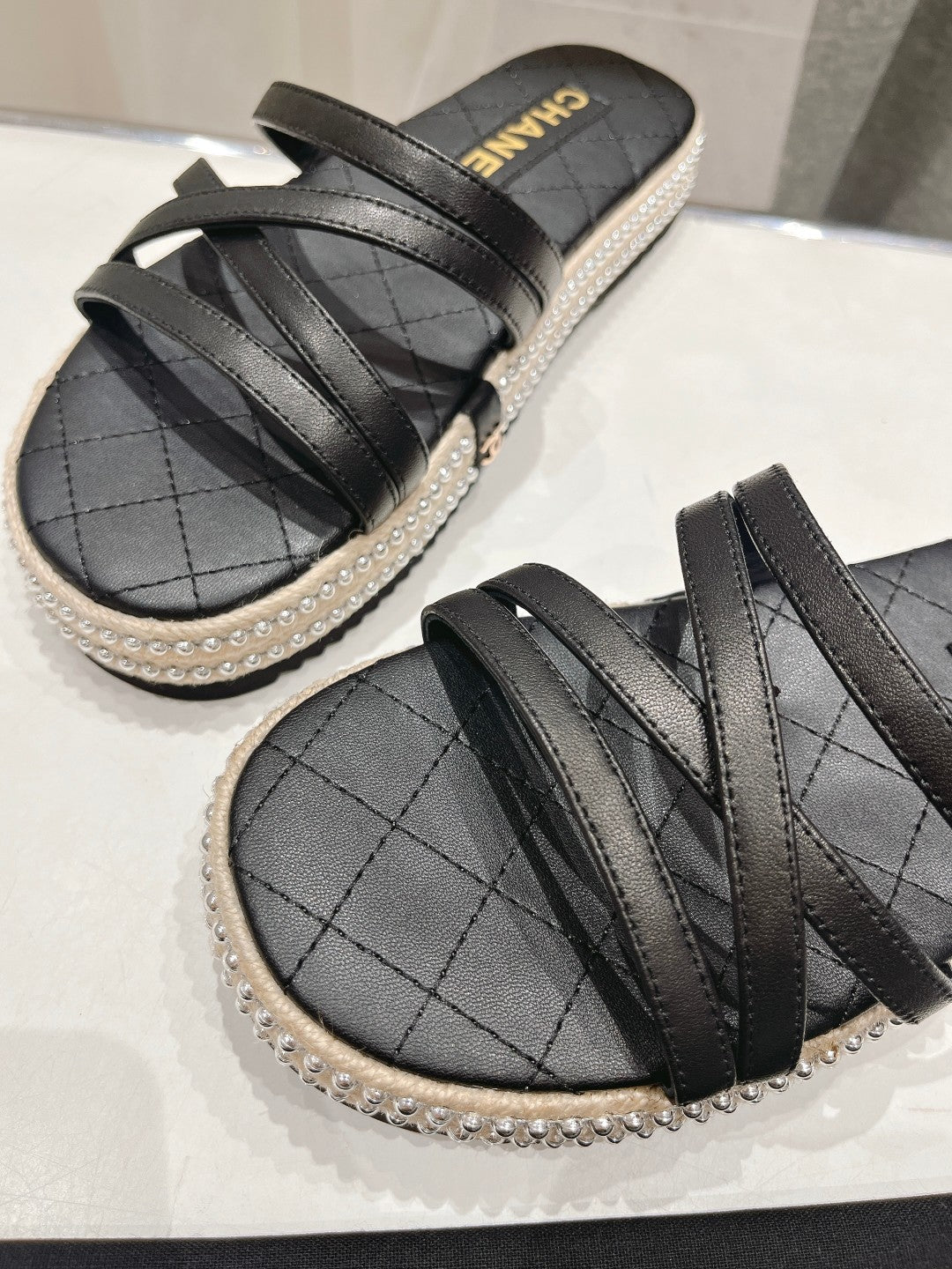 SLIPPERS CROSS STRAPS IN BLACK LAMBSKIN - 35
