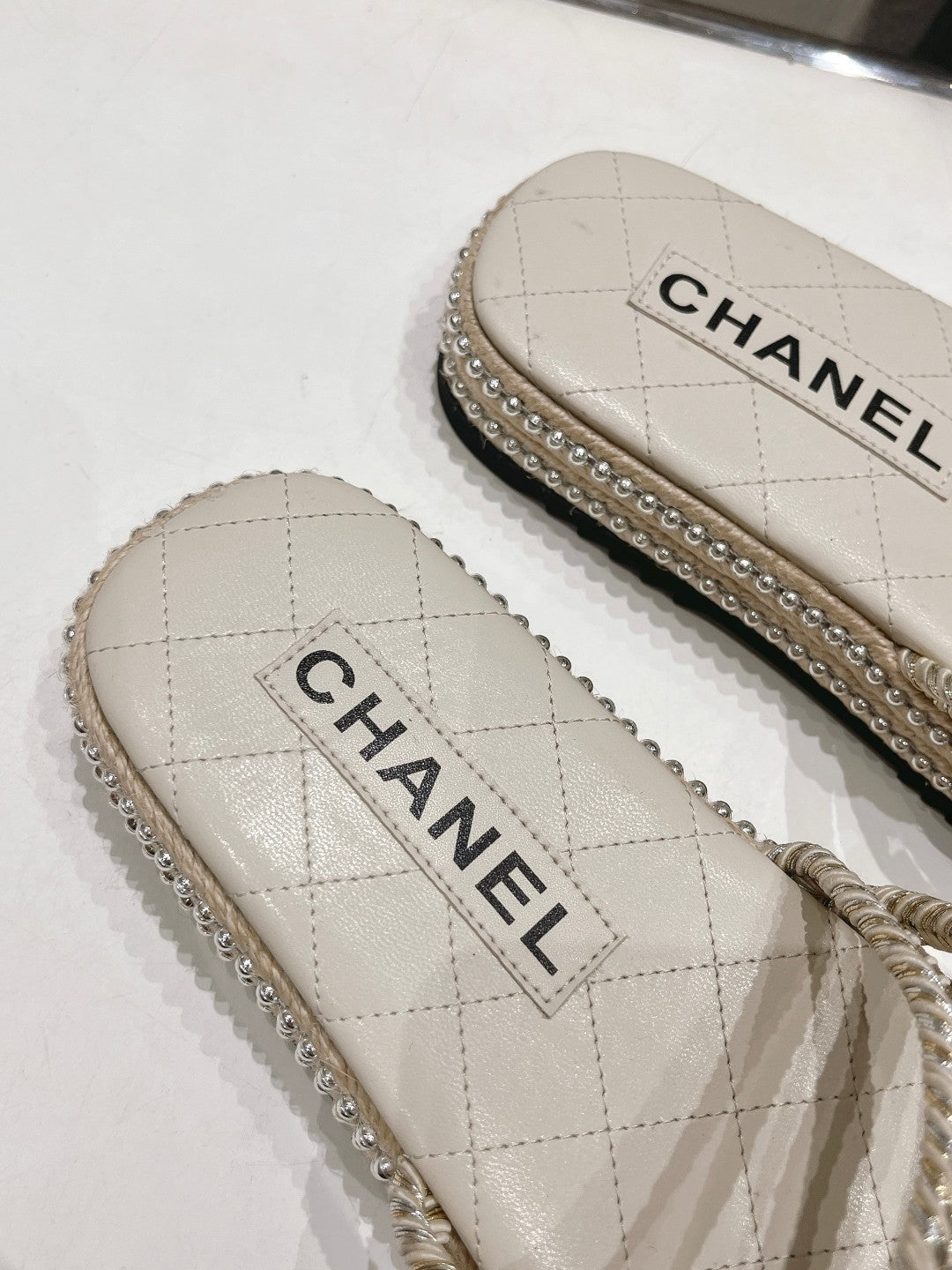 WOVEN STRAP SLIPPERS IN WHITE LAMBSKIN - 35