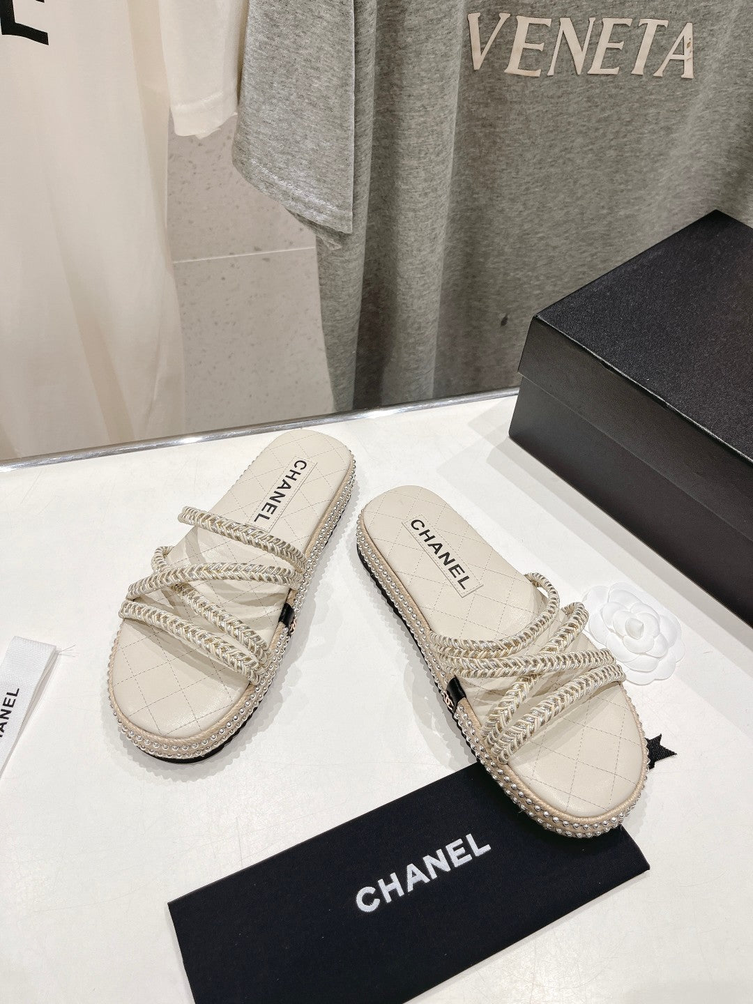 WOVEN STRAP SLIPPERS IN WHITE LAMBSKIN - 35