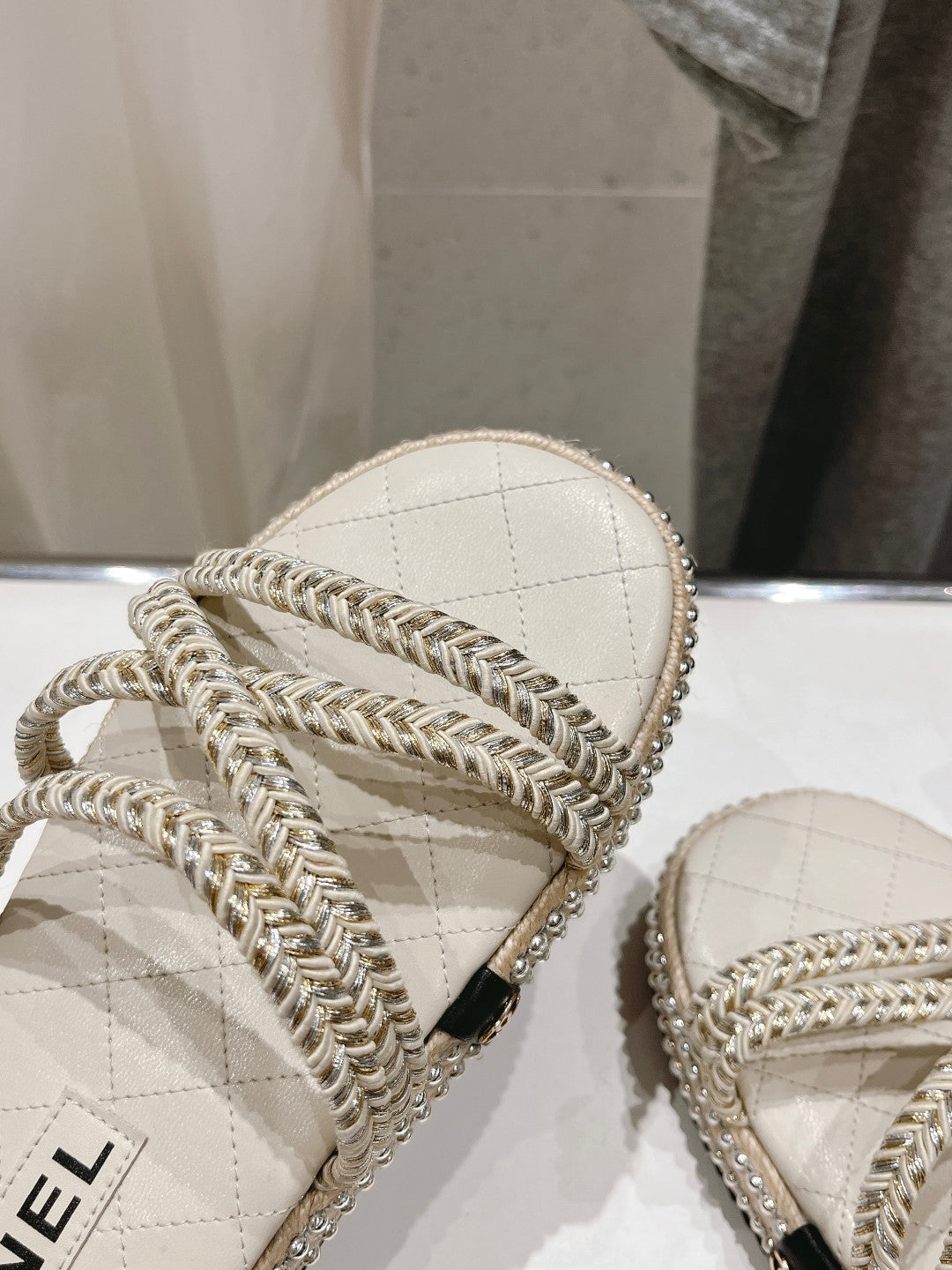 WOVEN STRAP SLIPPERS IN WHITE LAMBSKIN - 35