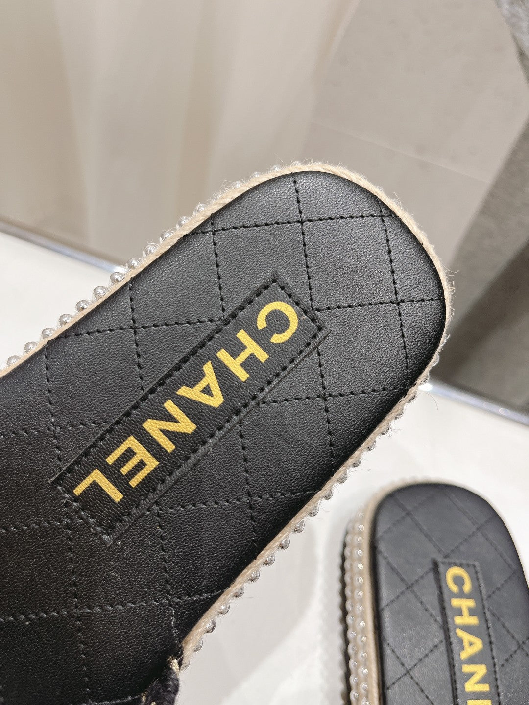 WOVEN STRAP SLIPPERS IN BLACK LAMBSKIN - 35