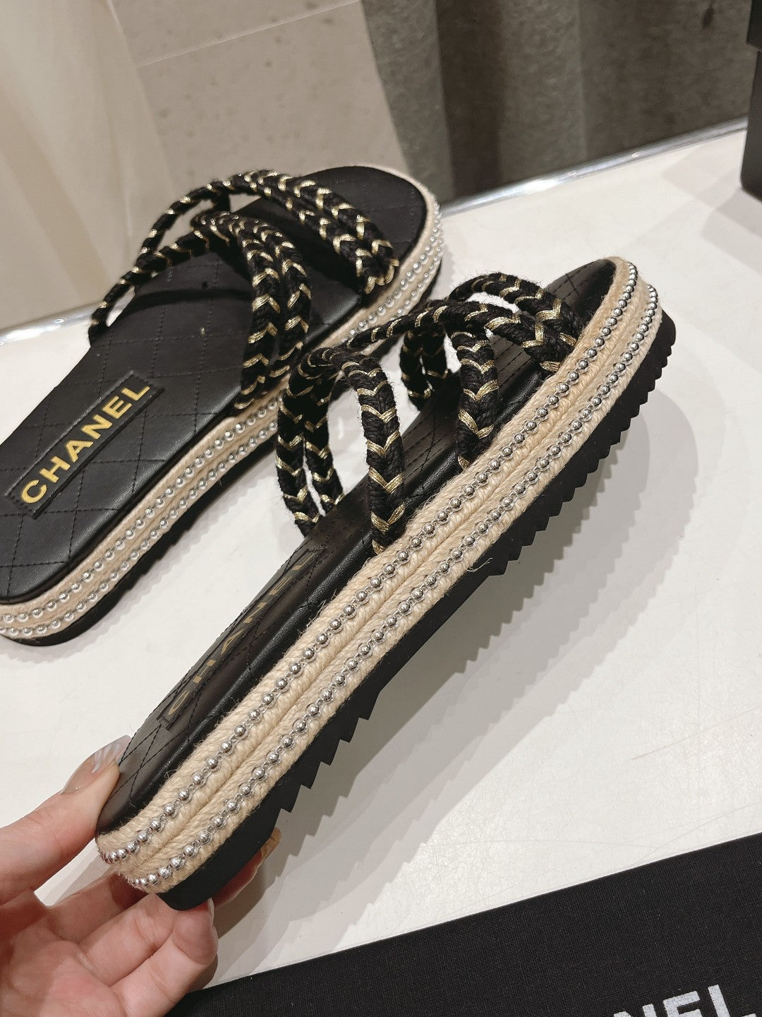 WOVEN STRAP SLIPPERS IN BLACK LAMBSKIN - 35