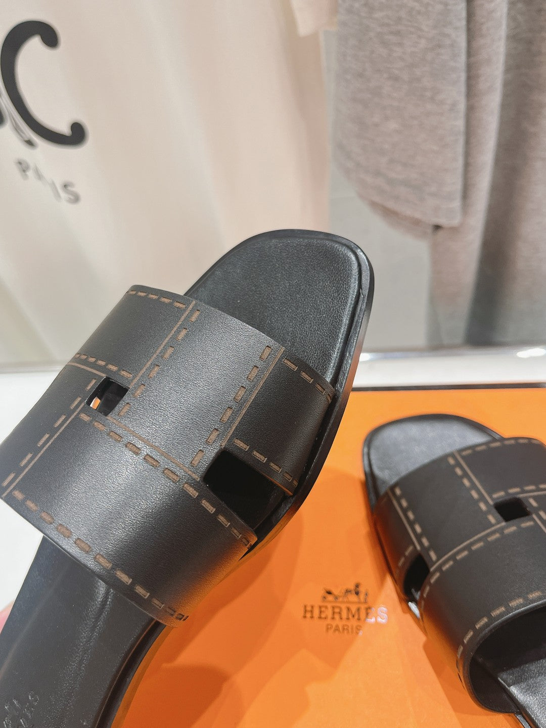 Idioma Sandal Black Calfskin - 35