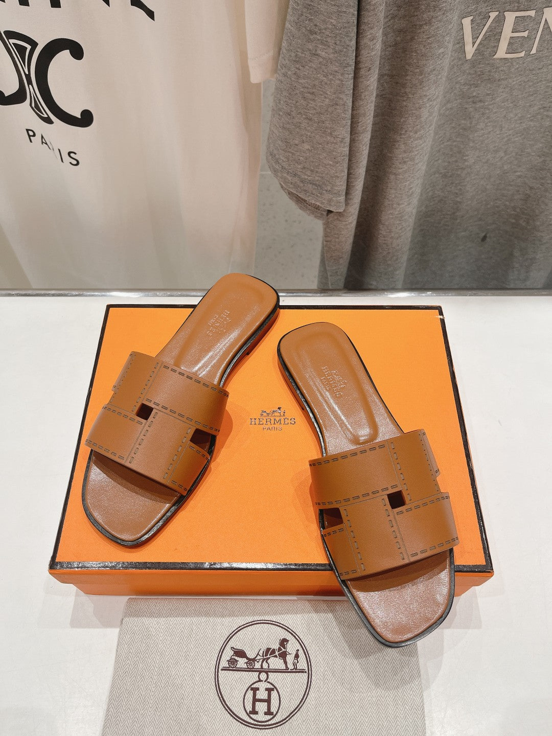 Idioma Sandal Tan Calfskin - 35