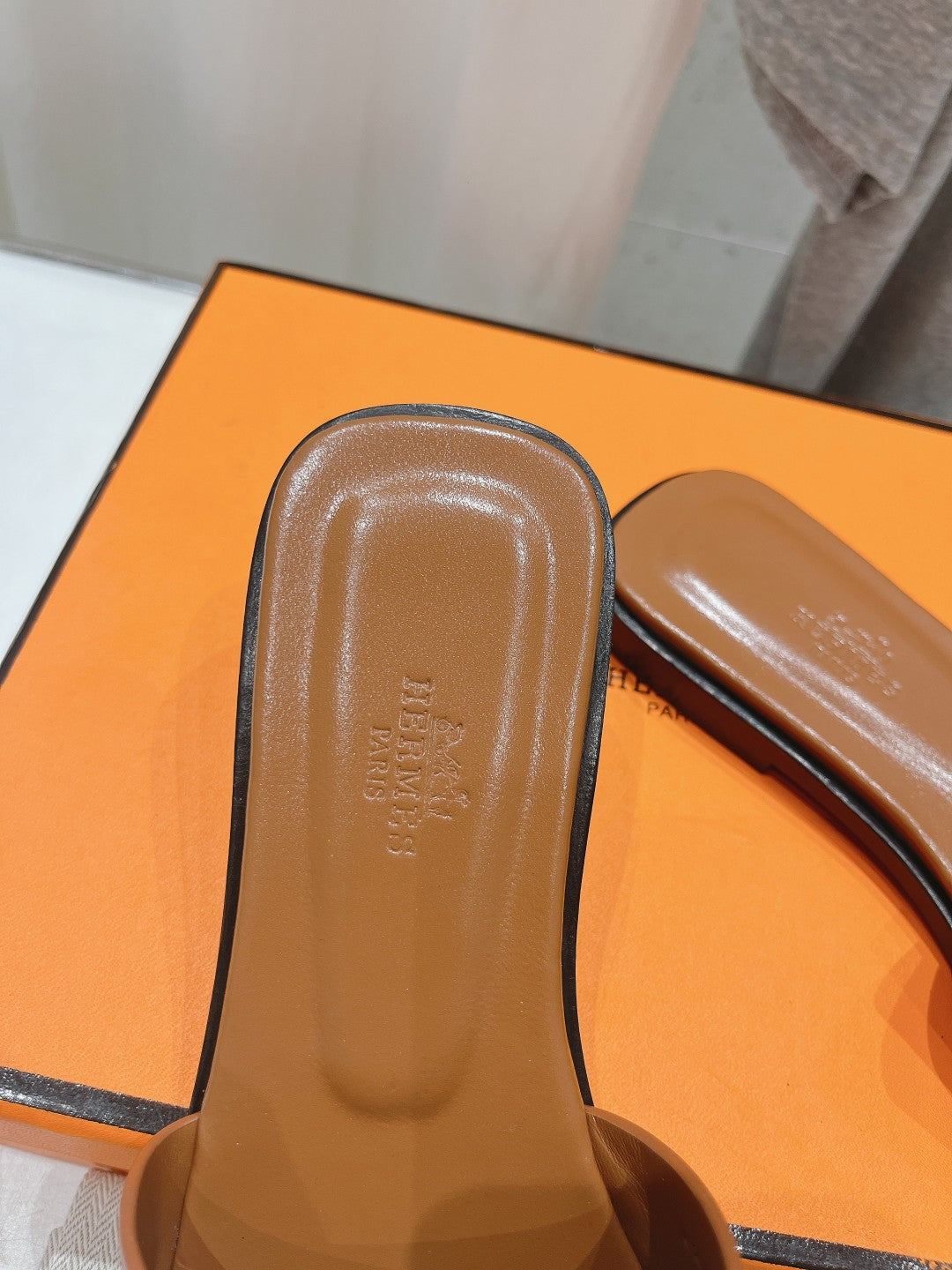 Idioma Sandal Tan Calfskin - 35