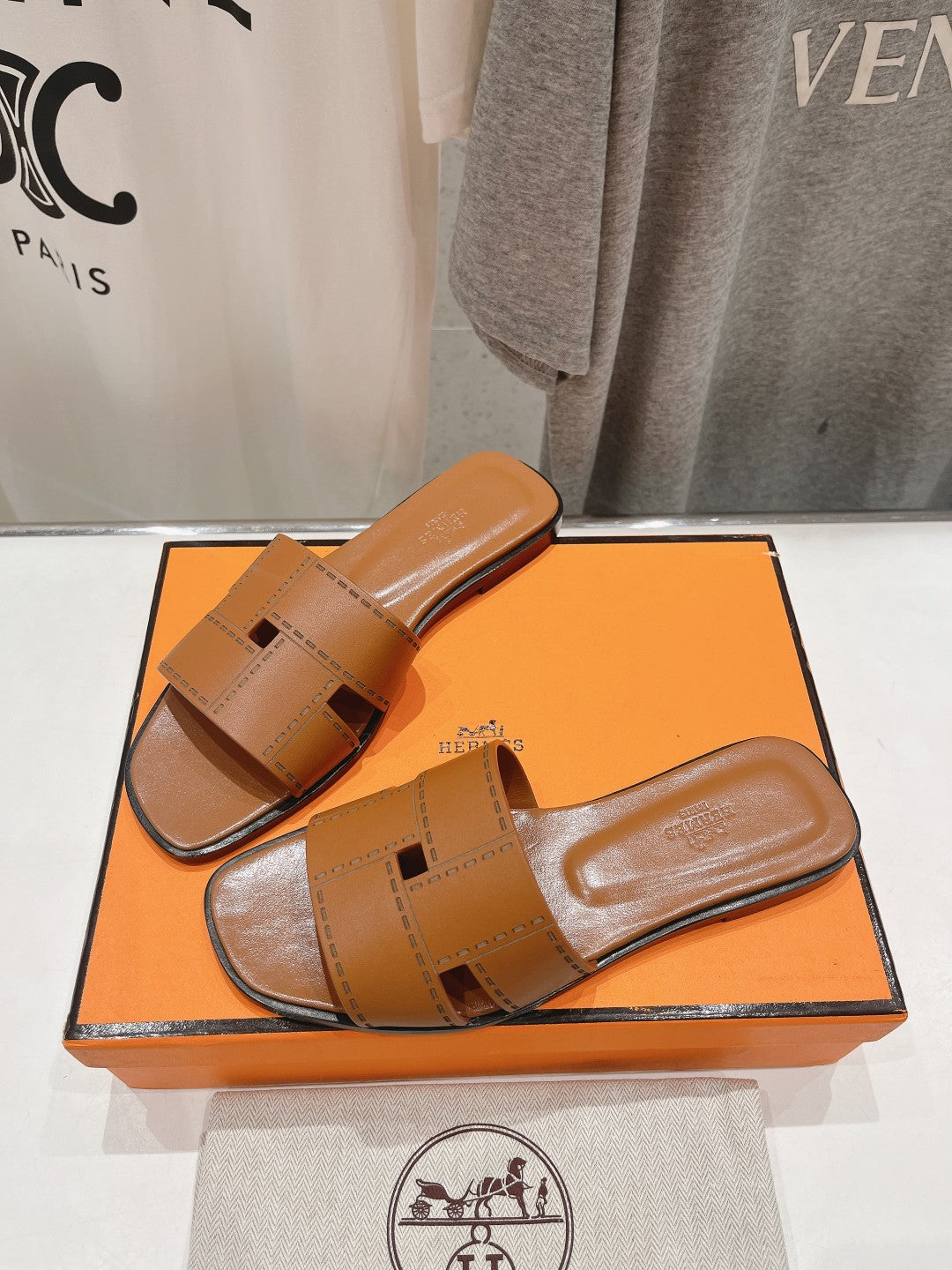 Idioma Sandal Tan Calfskin - 35