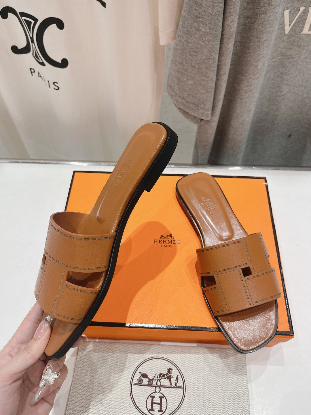 Idioma Sandal Tan Calfskin - 35