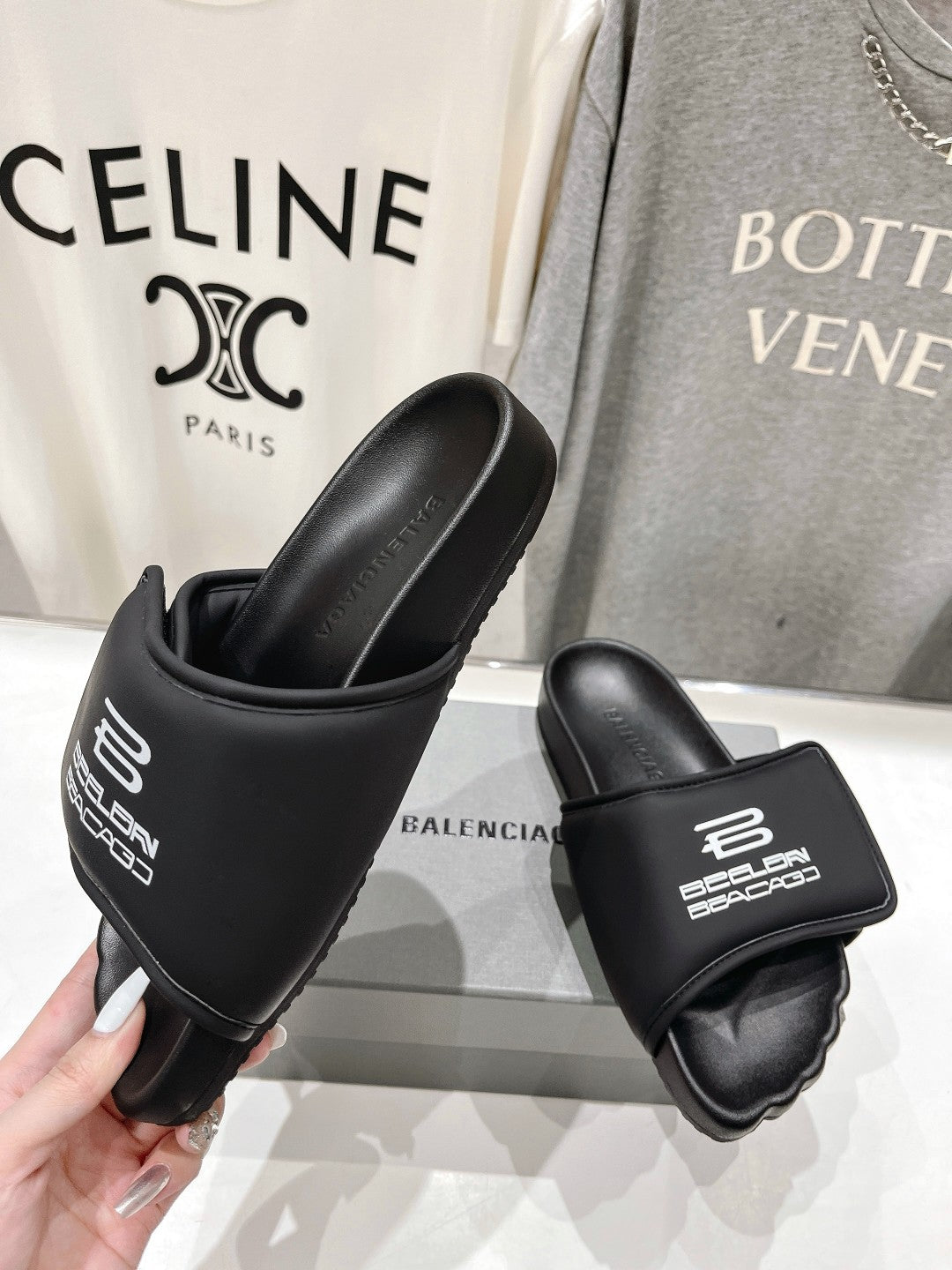 SLIDE SANDALS IN BLACK NYLON AND RUBBER WHITE PRINT - 35