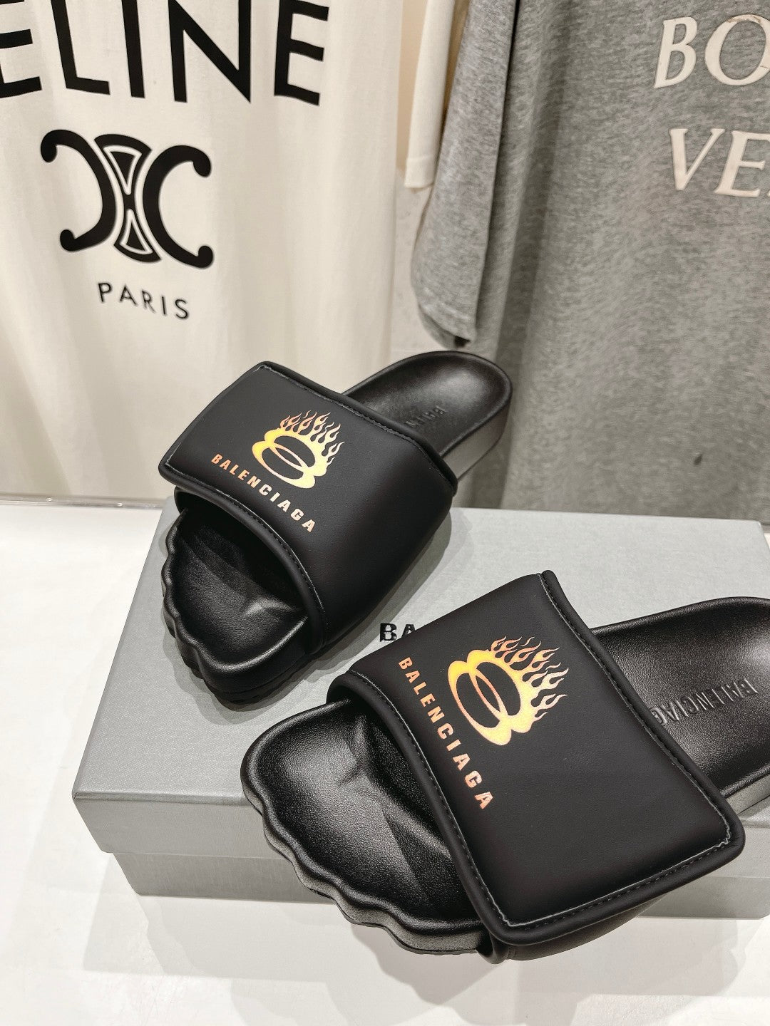 SLIDE SANDALS IN BLACK NYLON AND RUBBER YELLOW PRINT - 35