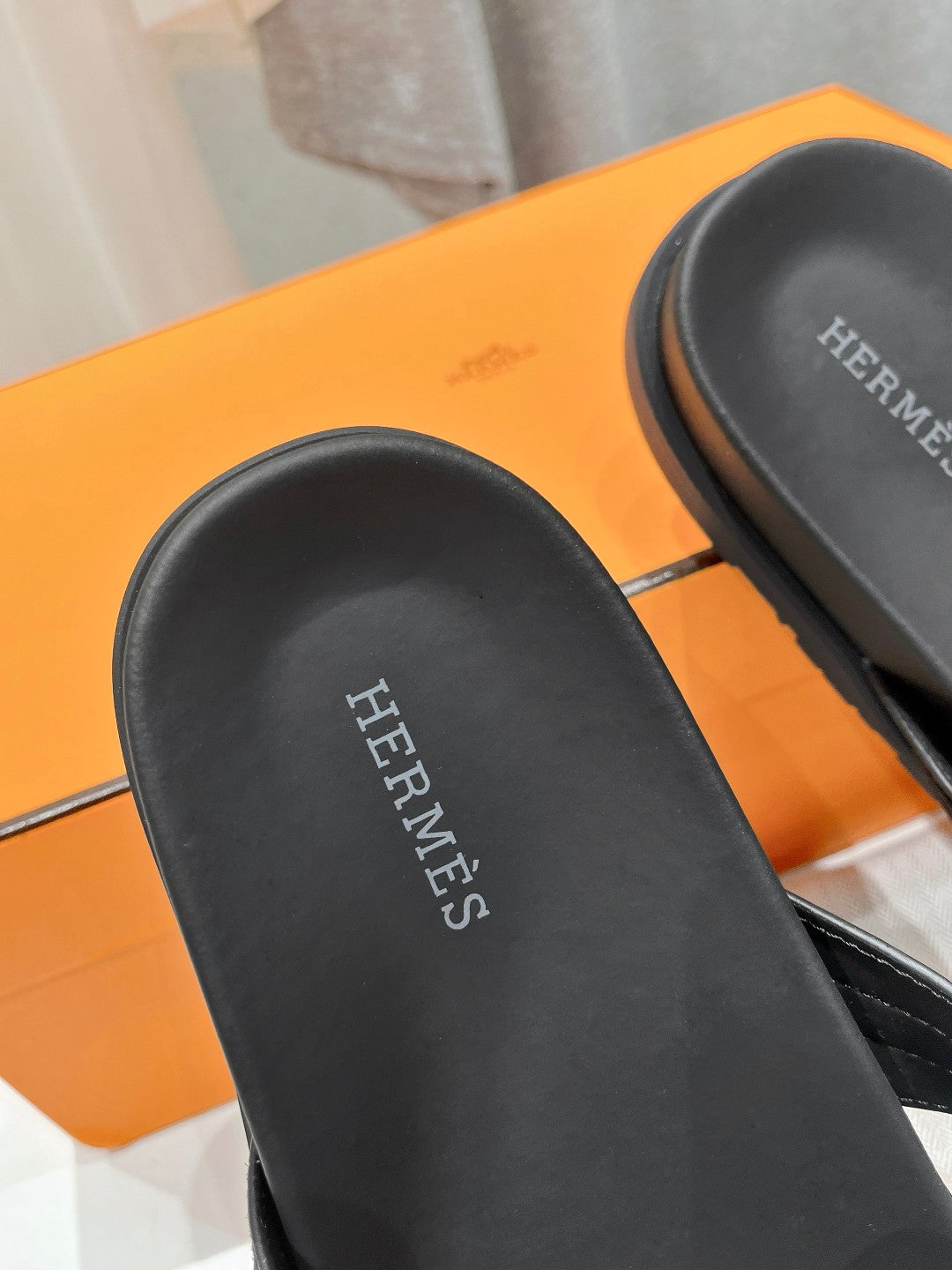 EMPIRE SANDAL BLACK SUEDE - 35