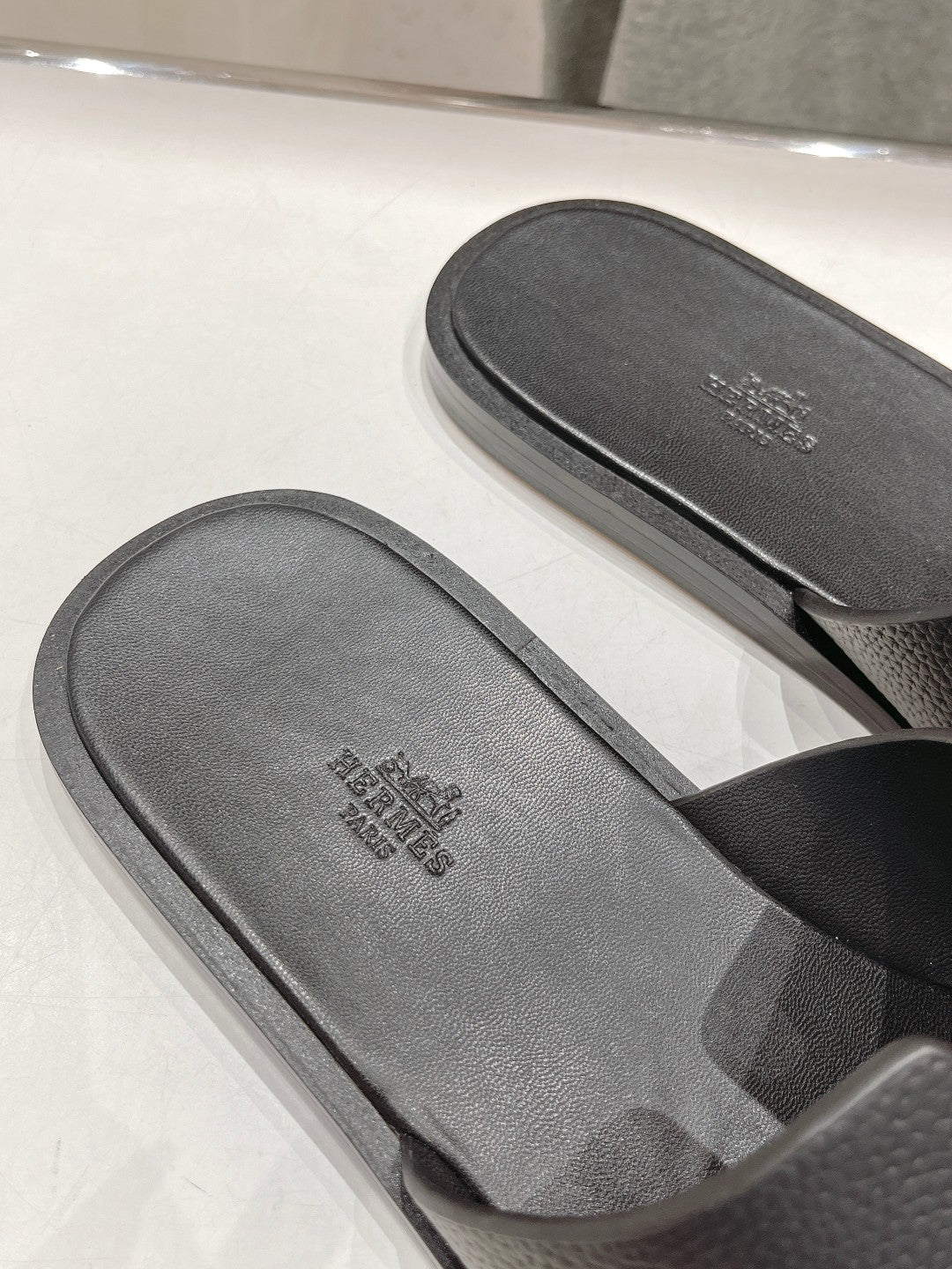 IZMIR SANDAL BLACK LAMBSKIN - 35