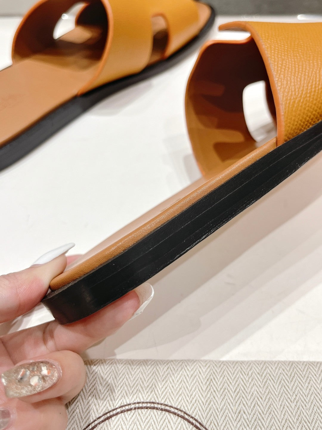 IZMIR SANDAL AMBER LAMBSKIN - 35