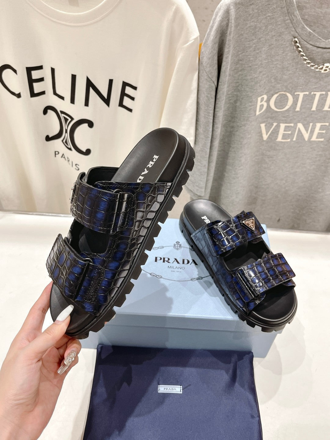 PRA CROCODILE LEATHER MOTIF SANDALS BLACK AND LAPIS CALFSKIN - 35