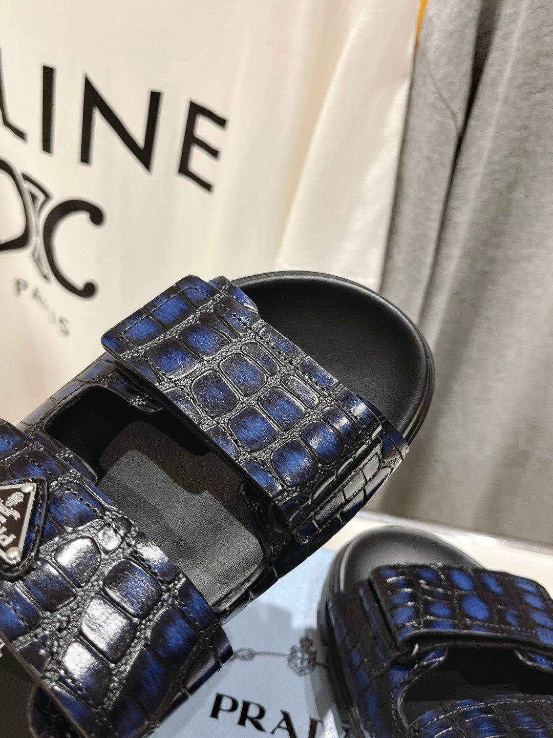 PRA CROCODILE LEATHER MOTIF SANDALS BLACK AND LAPIS CALFSKIN - 35