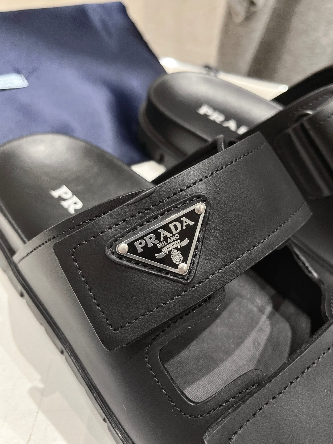 PRA STRAP SANDALS BLACK CALFSKIN - 35