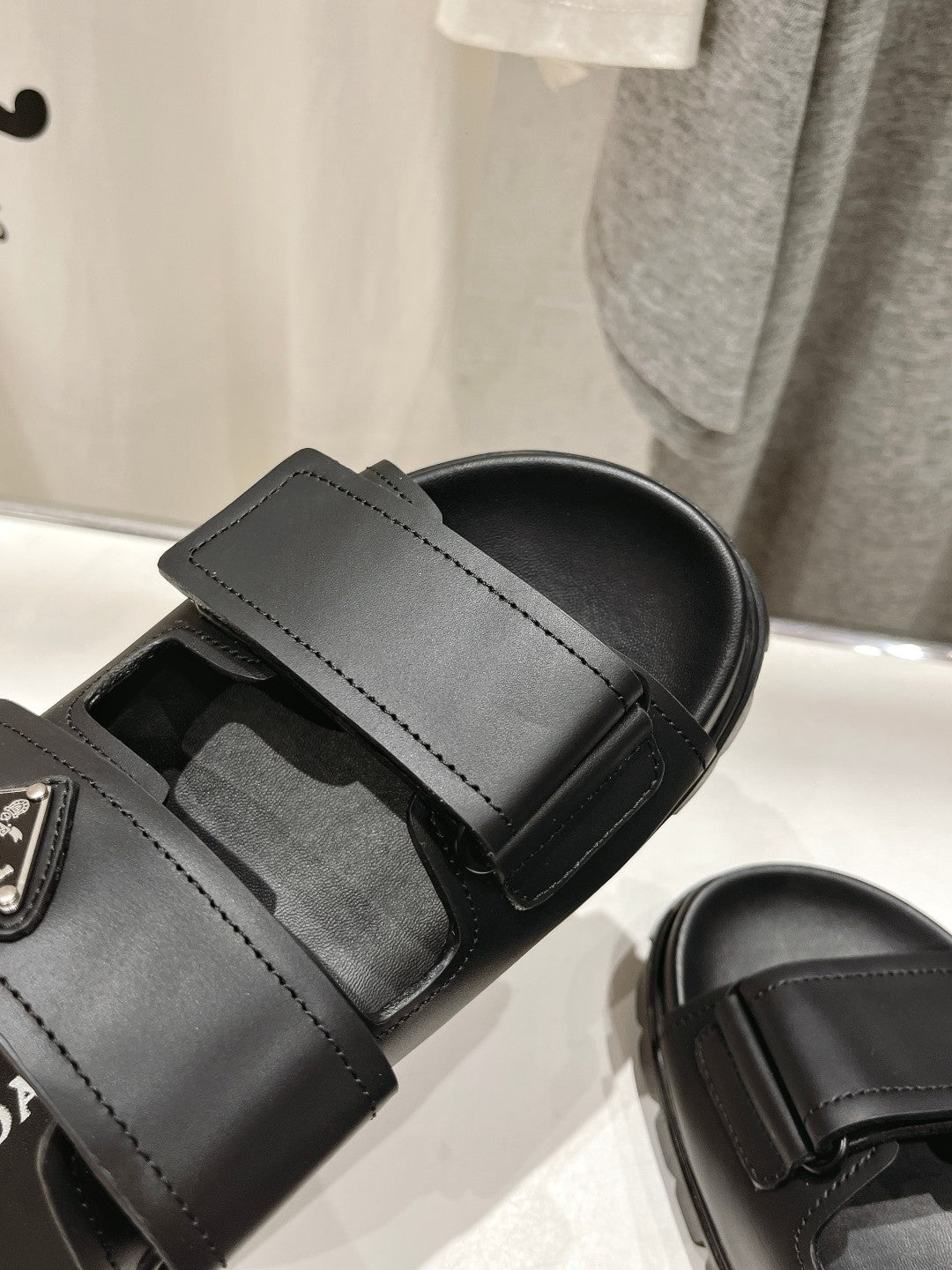 PRA STRAP SANDALS BLACK CALFSKIN - 35