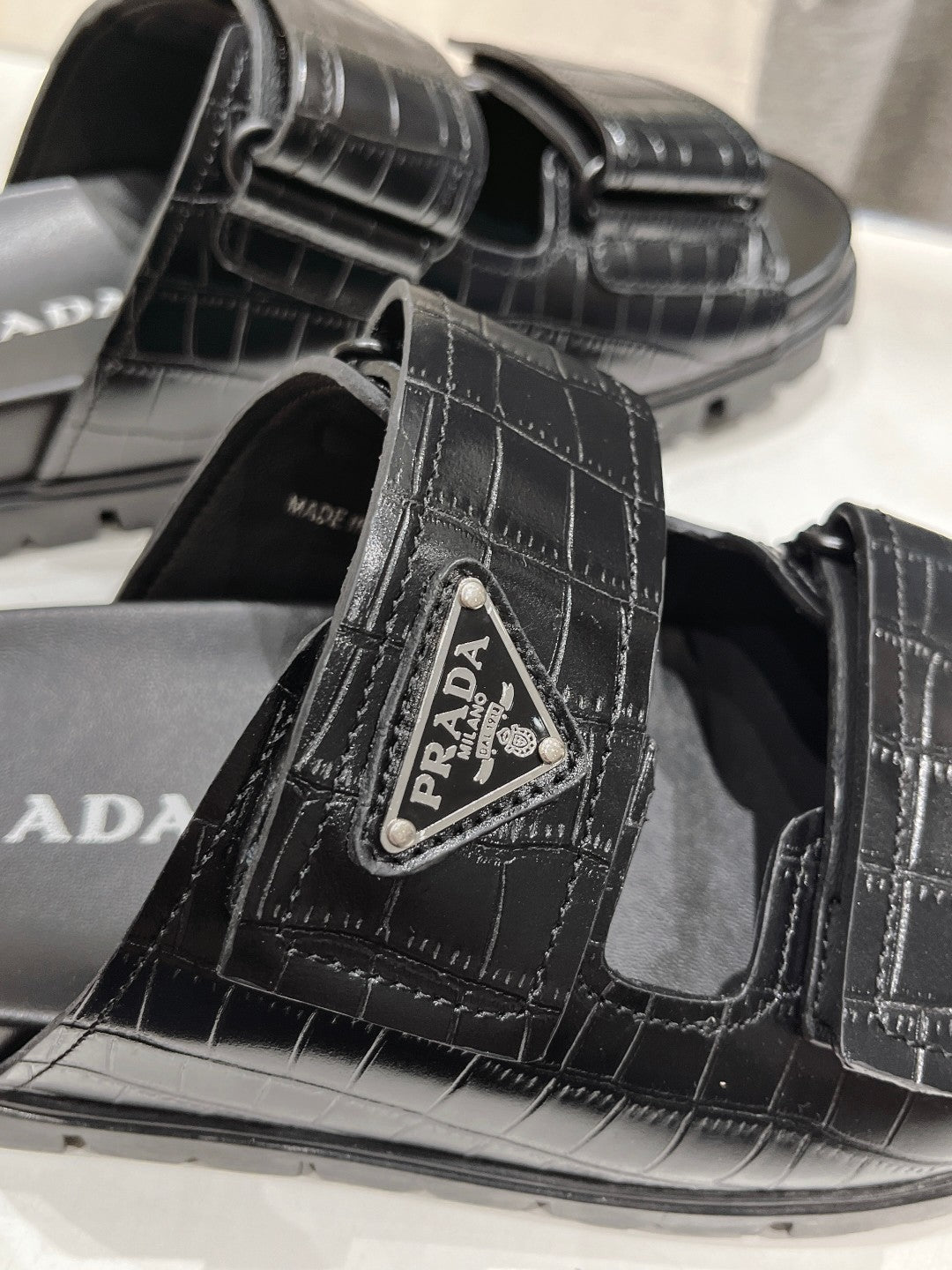 PRA CROCODILE LEATHER MOTIF SANDALS BLACK CALFSKIN - 35