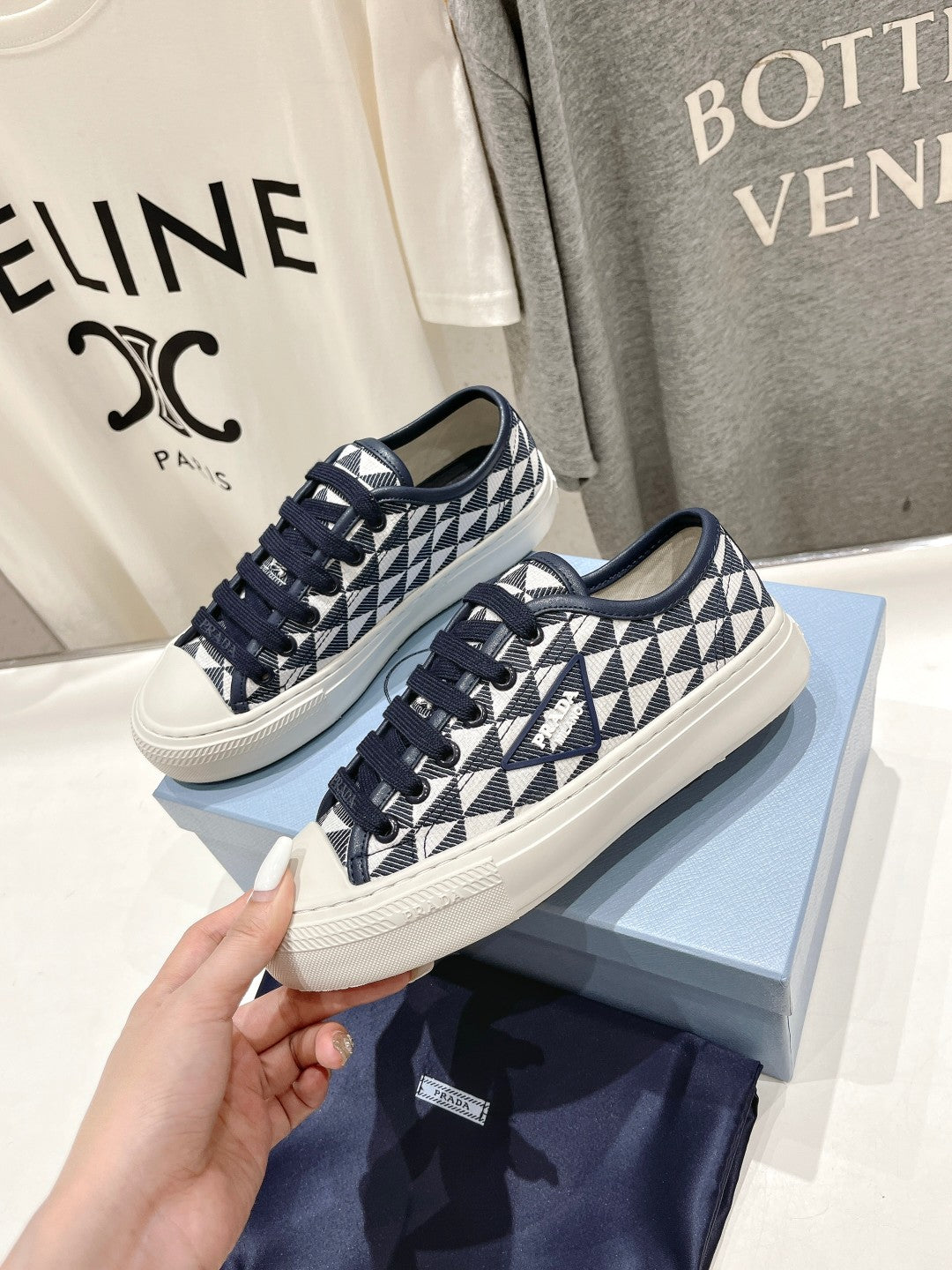 PRA PRINTED COTTON SNEAKERS WHITE AND BLACK TRIANGLE CANVAS - 35