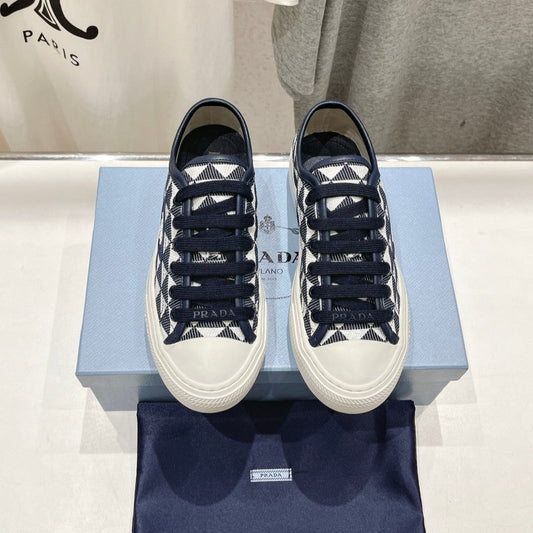 PRA PRINTED COTTON SNEAKERS WHITE AND BLACK TRIANGLE CANVAS - 35