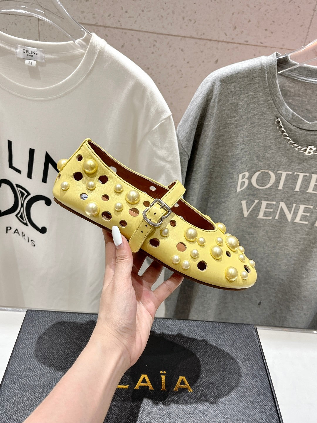 ALAIA PEARL MARY JANE SHOES IN YELLOW CORN LAMBSKIN - 35