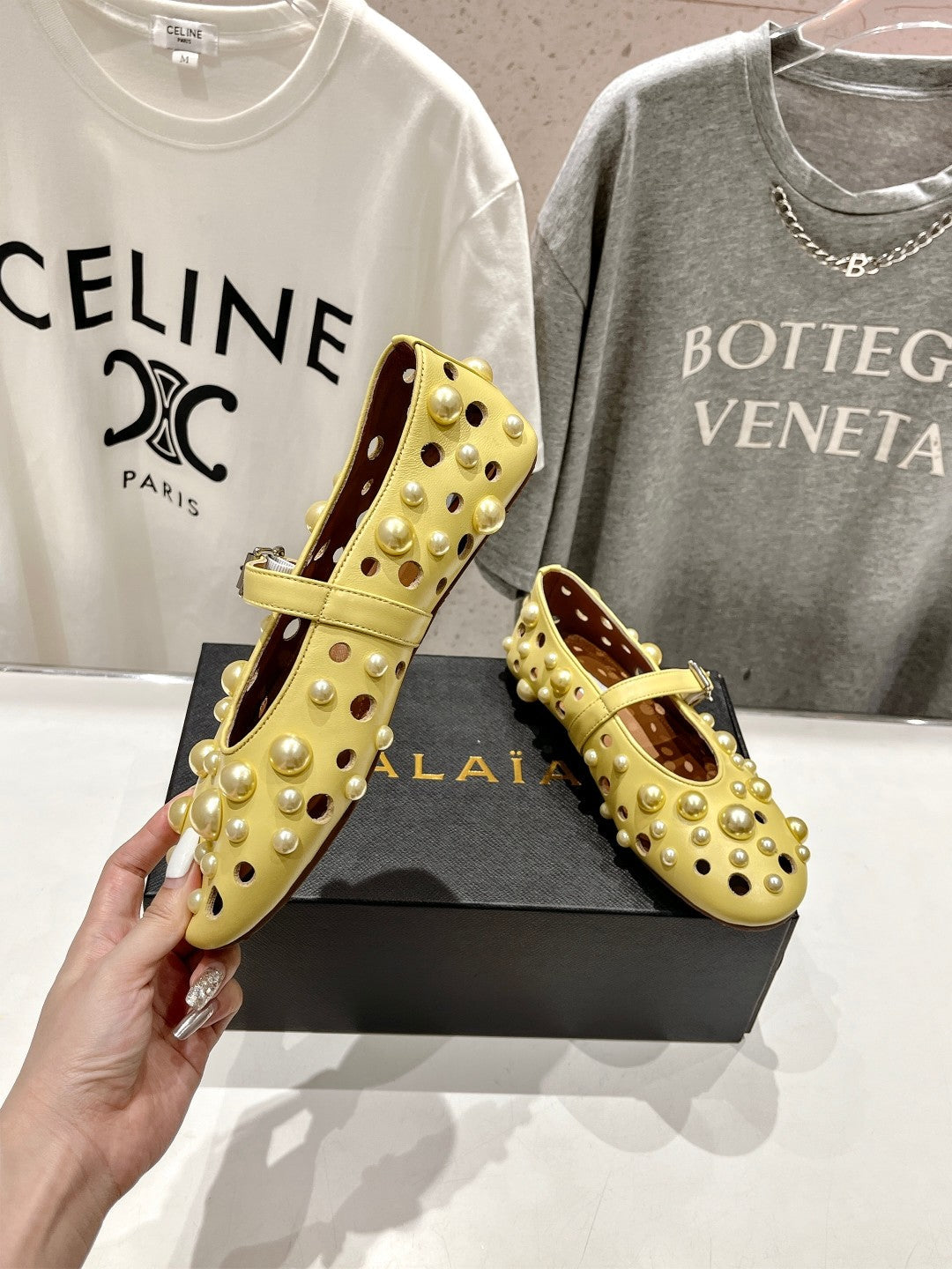 ALAIA PEARL MARY JANE SHOES IN YELLOW CORN LAMBSKIN - 35