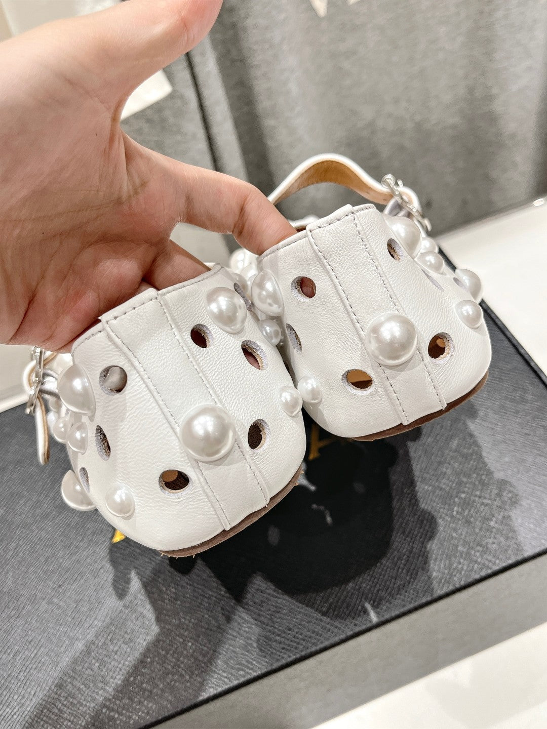 ALAIA PEARL MARY JANE SHOES WHITE LAMBSKIN - 35