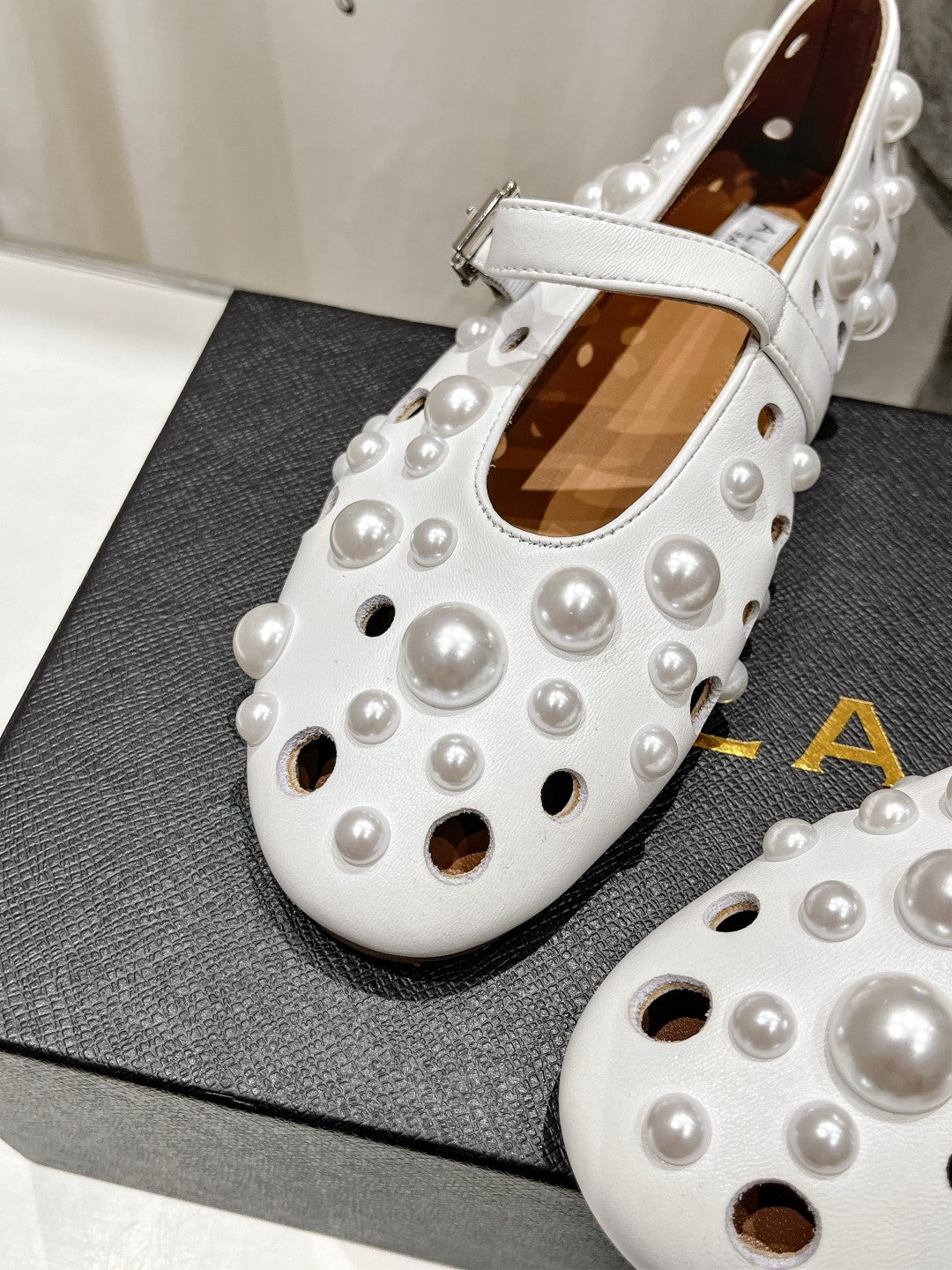 ALAIA PEARL MARY JANE SHOES WHITE LAMBSKIN - 35