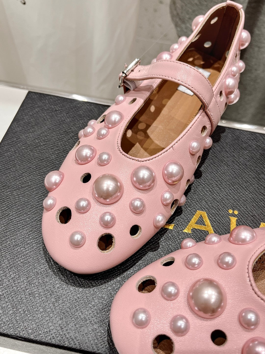 ALAIA PEARL MARY JANE SHOES IN LIGHT PINK LAMBSKIN - 35