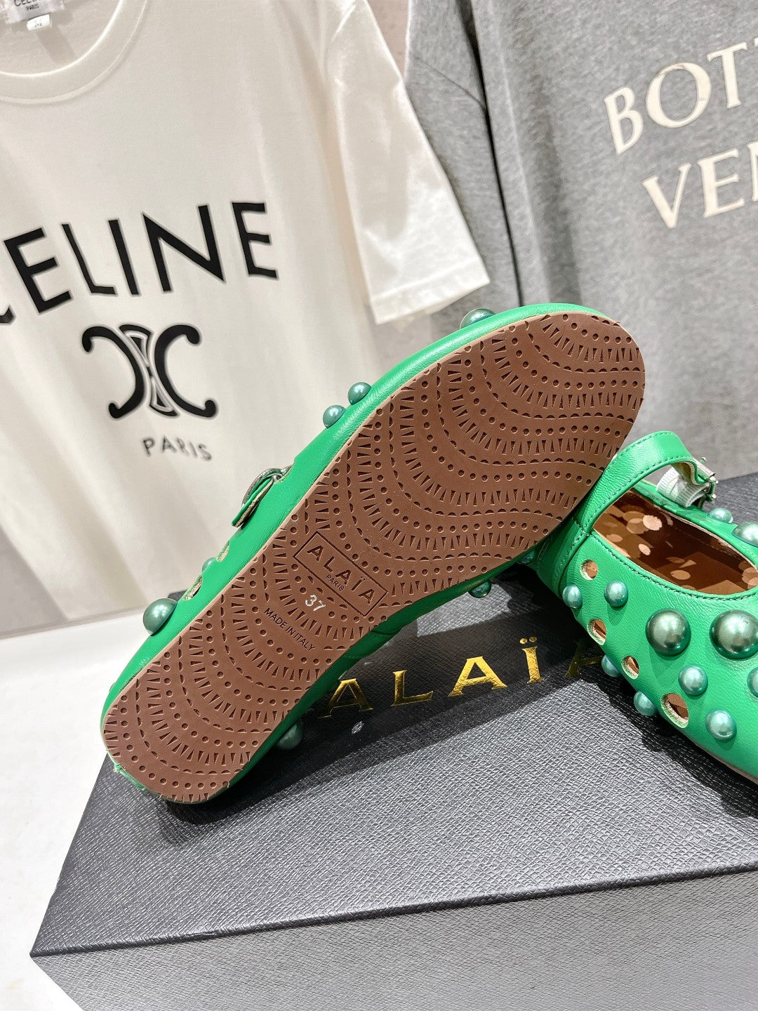 ALAIA PEARL MARY JANE SHOES IN EMERALD GREEN LAMBSKIN - 35