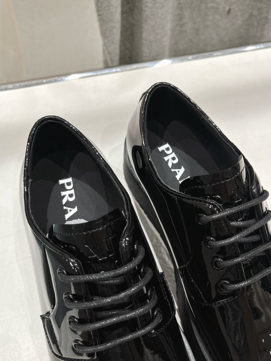 PRA BRUSHED LEATHER LOAFERS GLOSSY BLACK - 35